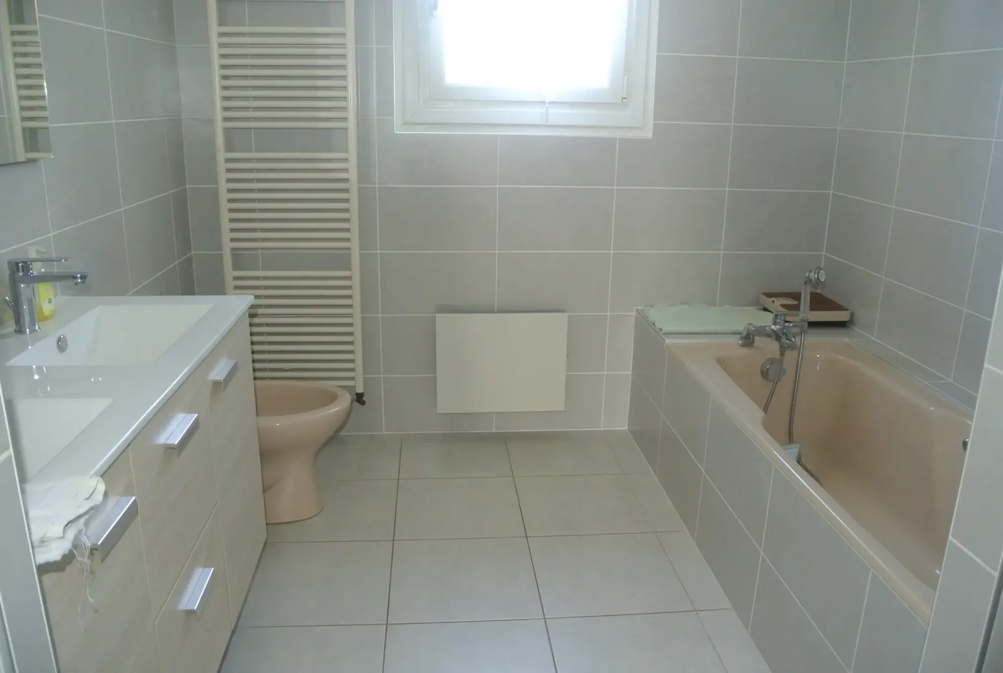 Maison de plain-pied à Lavergne avec terrasse et jardin - Rénovée 