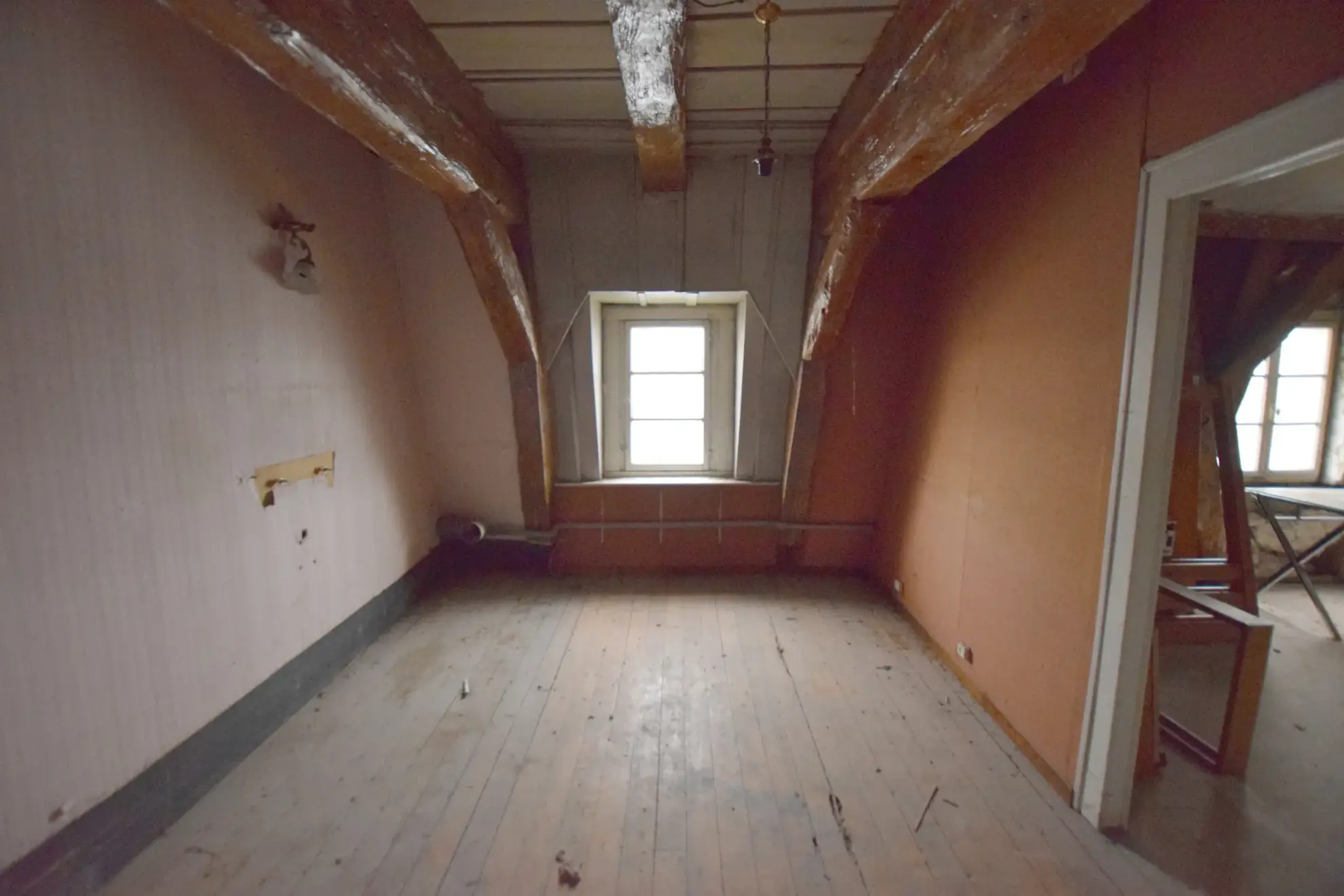 Appartement duplex historique à Exincourt - 200 m² à rénover dans une demeure du XVIIIe siècle 