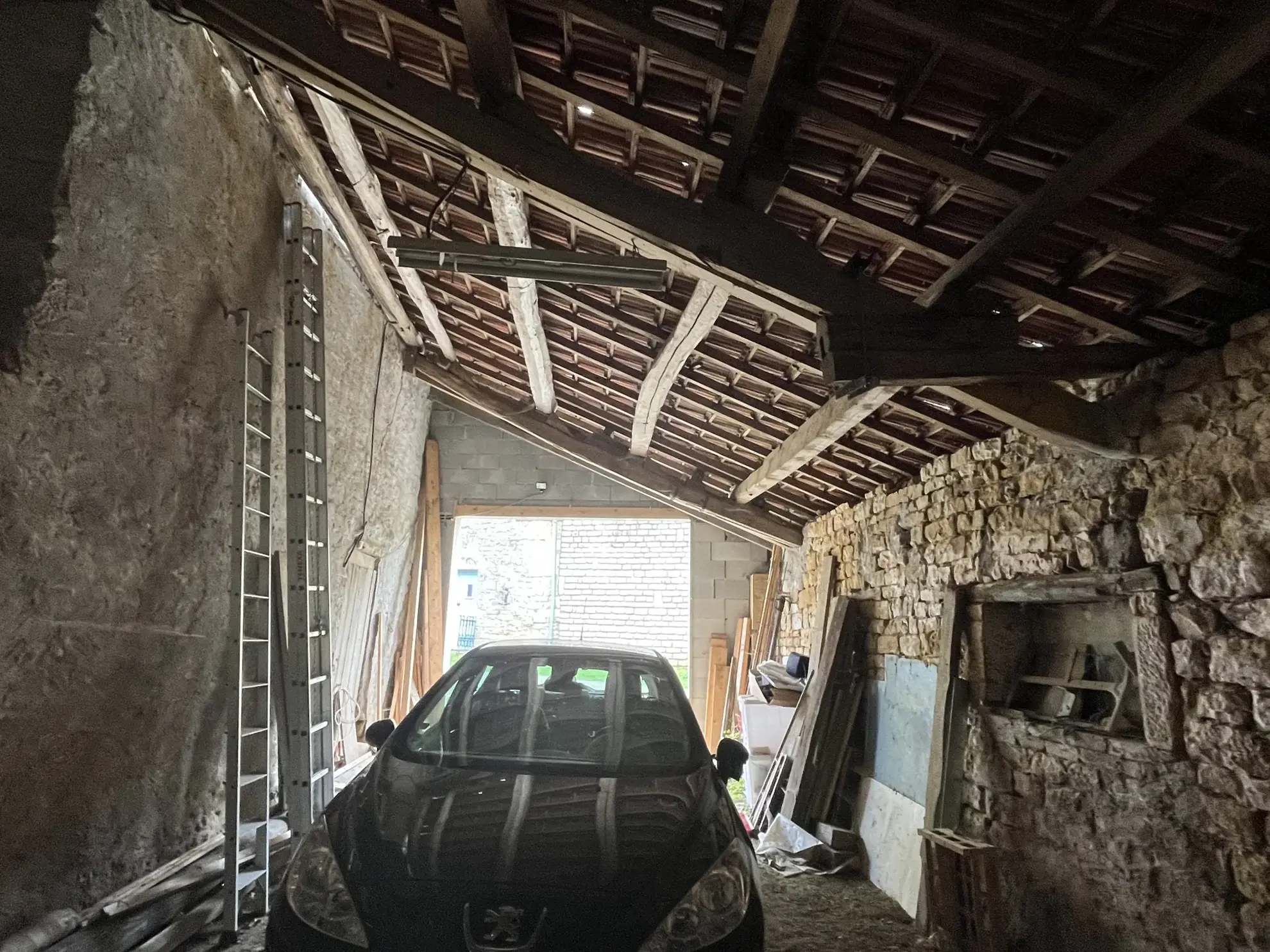 Maison indépendante avec grand terrain et dépendances à La Ferté-sur-Amance 