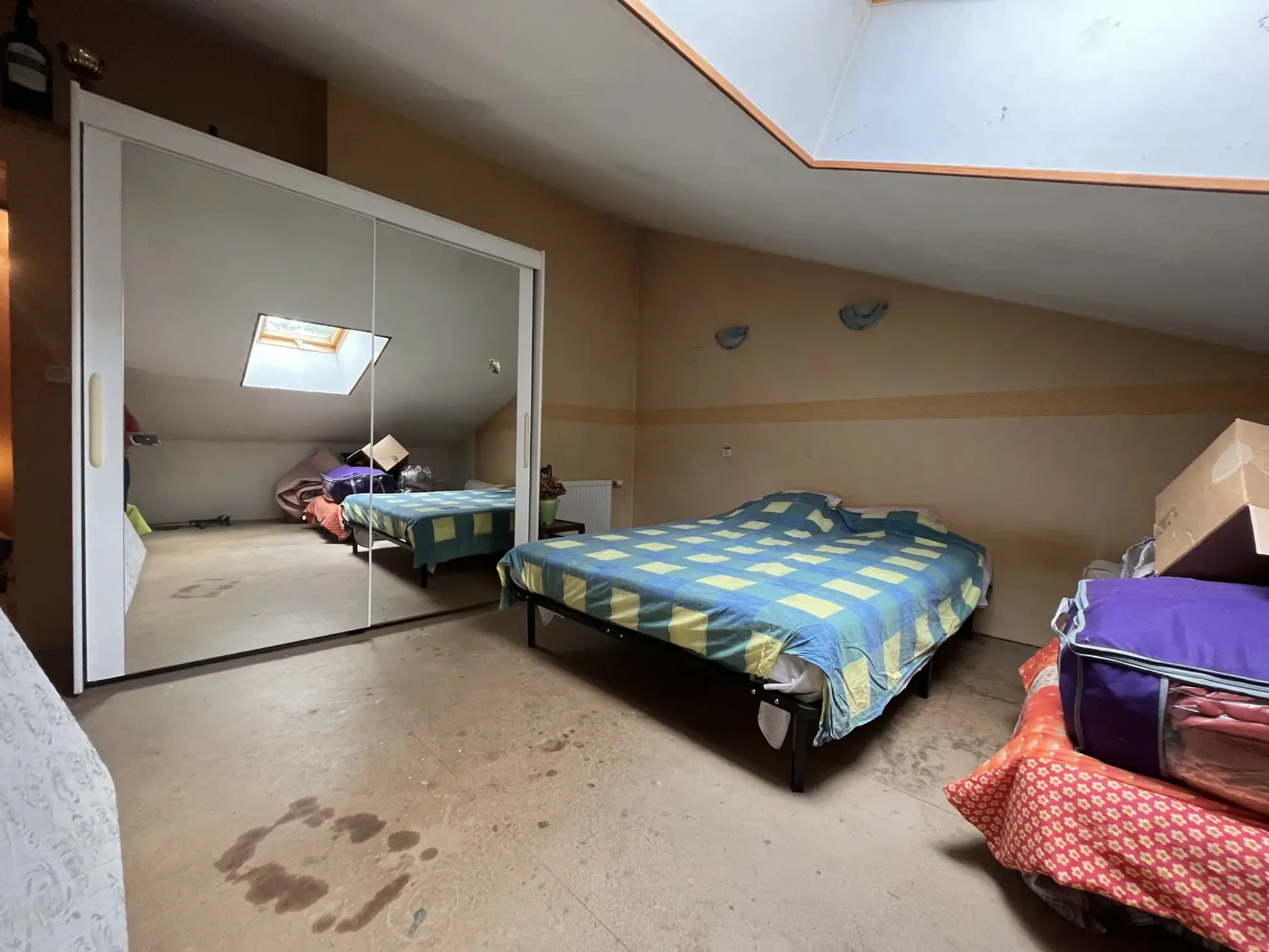 Maison indépendante avec grand terrain et dépendances à La Ferté-sur-Amance 