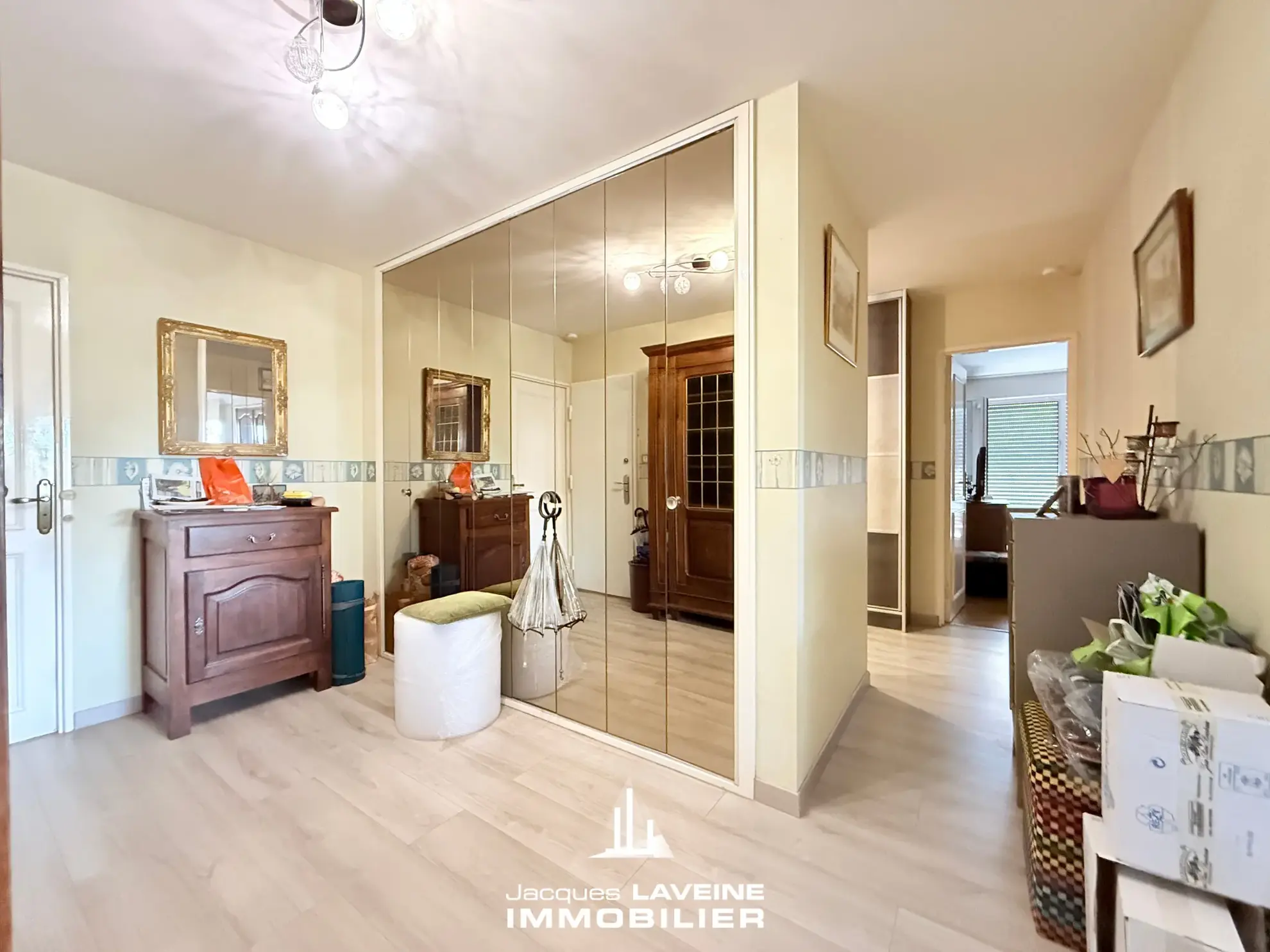 A vendre appartement 5 pièces de 130m² à Metz Vallières avec balcon et parking privé 