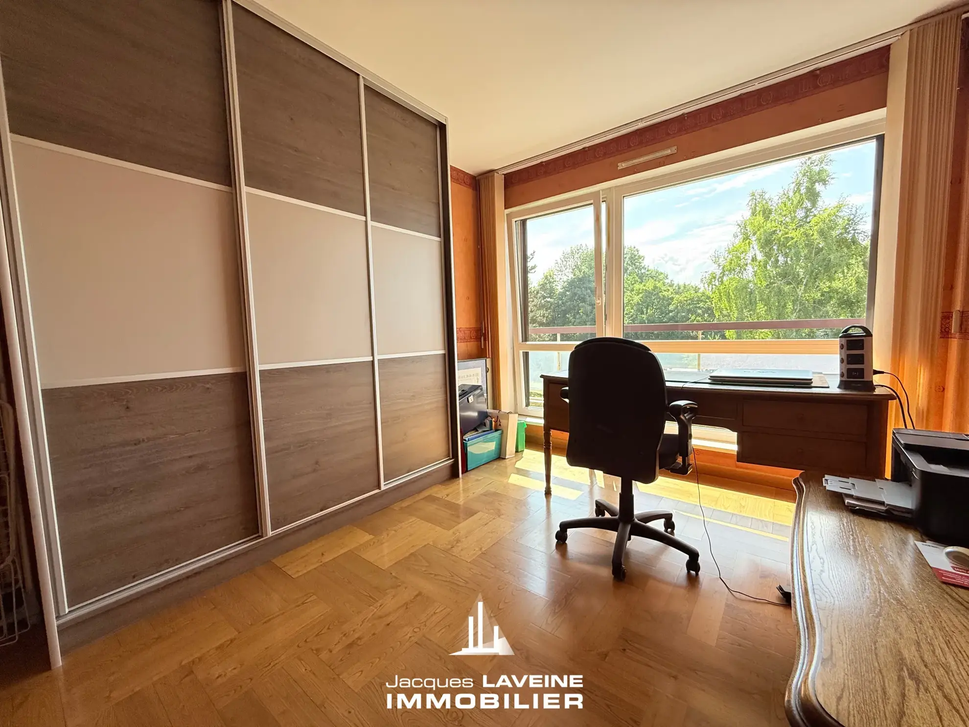 A vendre appartement 5 pièces de 130m² à Metz Vallières avec balcon et parking privé 