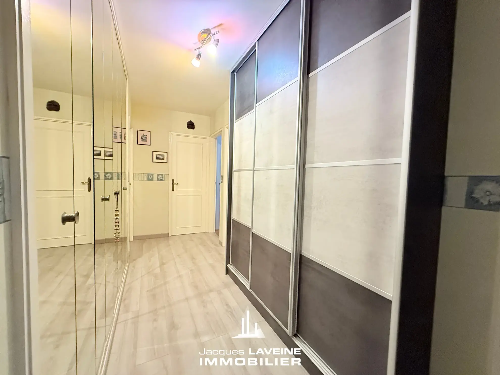 A vendre appartement 5 pièces de 130m² à Metz Vallières avec balcon et parking privé 