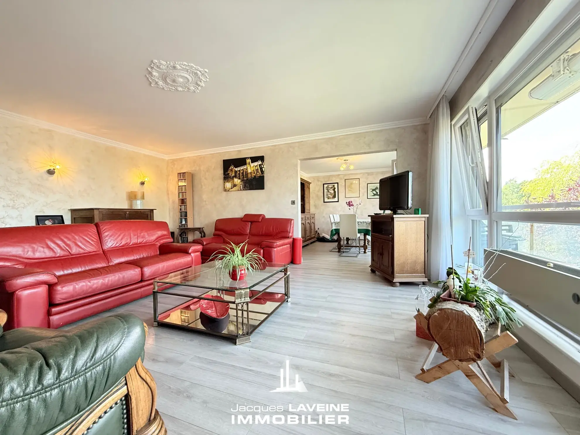 A vendre appartement 5 pièces de 130m² à Metz Vallières avec balcon et parking privé 