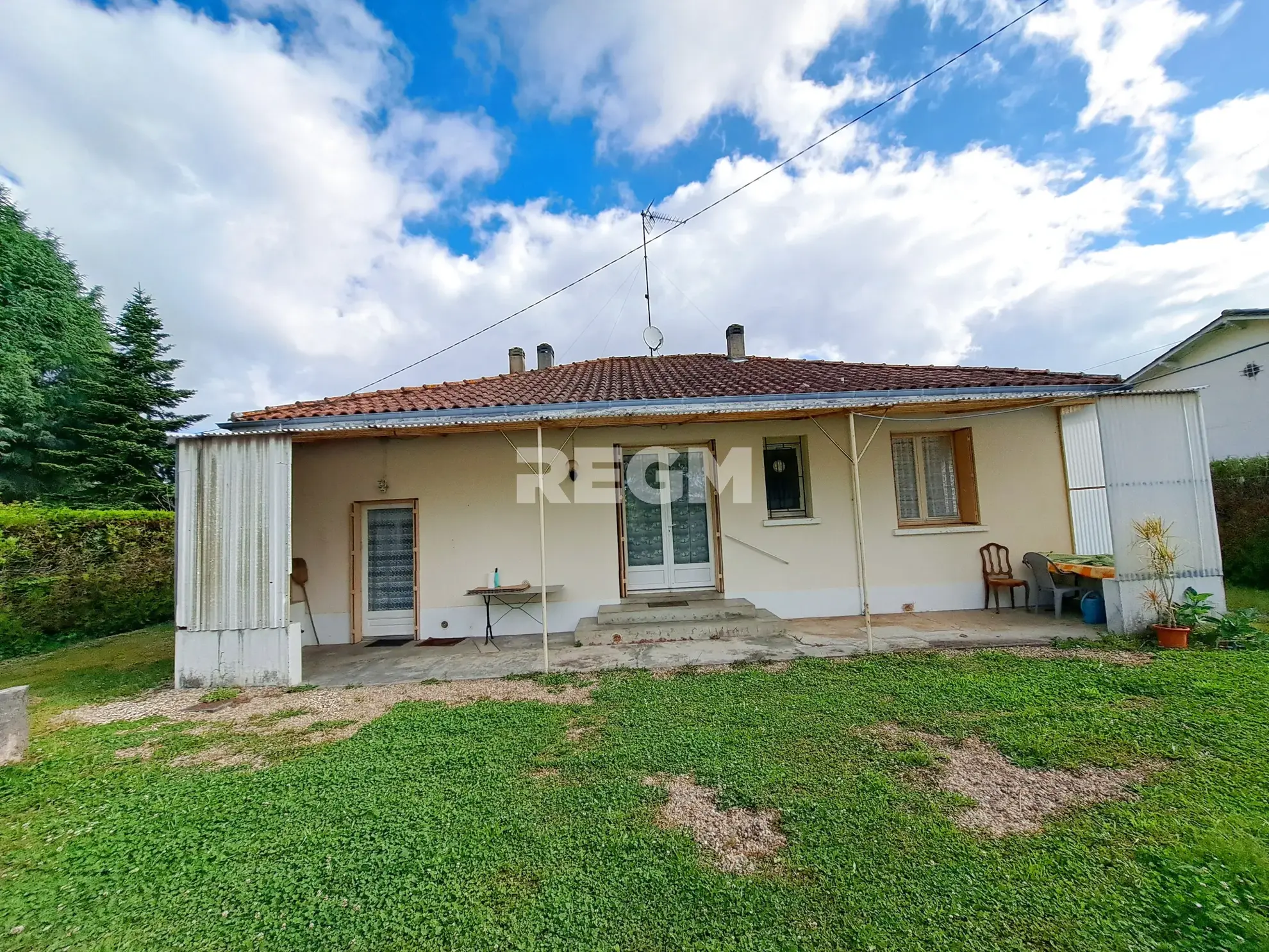 Maison de Bourg avec 2 à 3 chambres à Gardonne près des commodités 