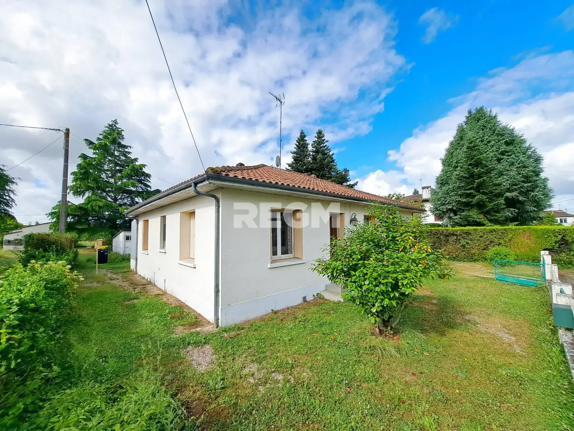 Maison de Bourg avec 2 à 3 chambres à Gardonne près des commodités 