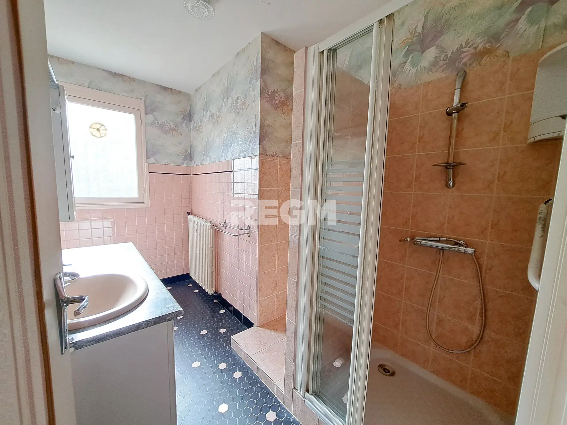 Maison de Bourg avec 2 à 3 chambres à Gardonne près des commodités 