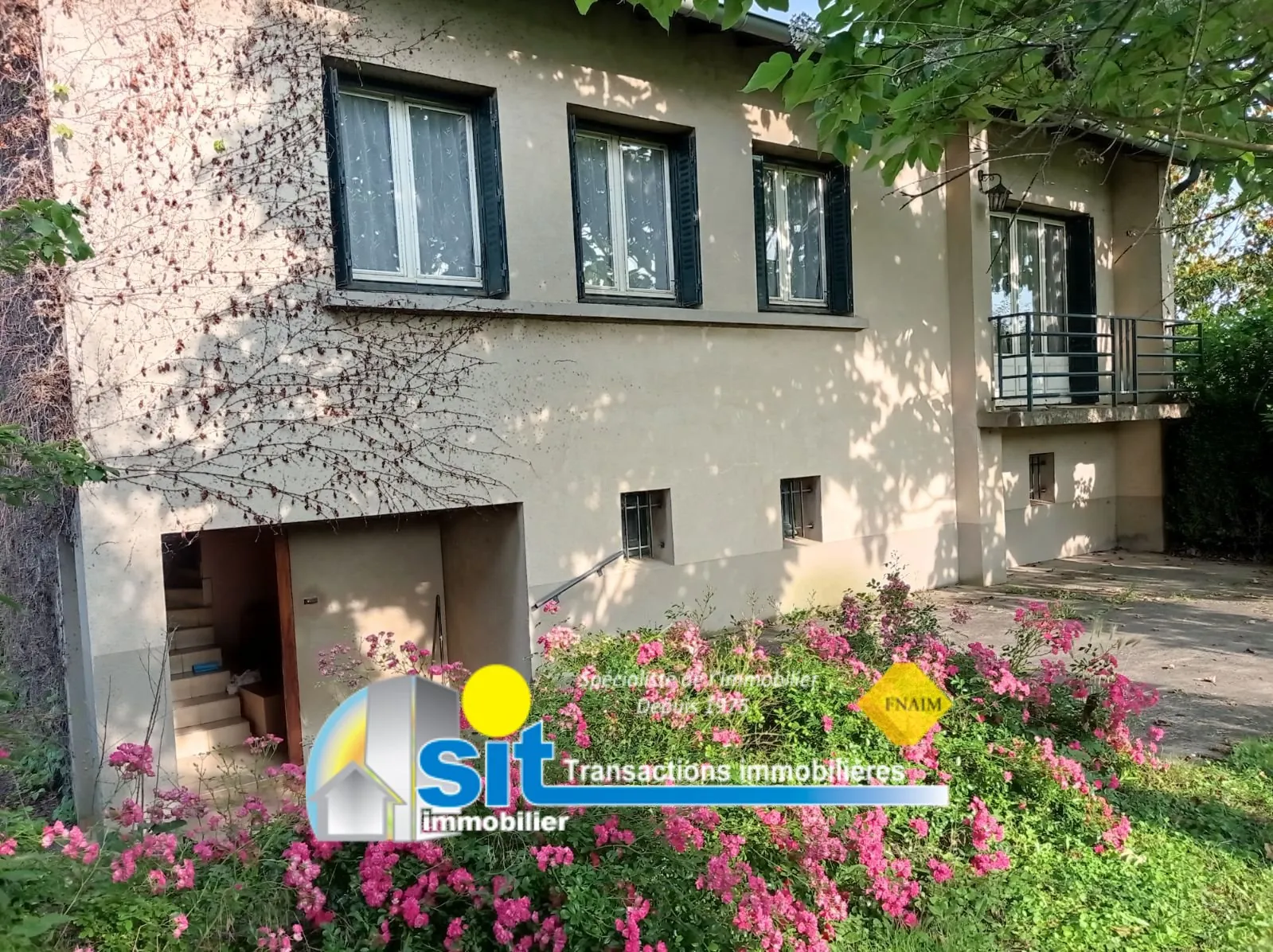 Maison à Chonas L'Amballan de 82 m² avec jardin et potentiel de rénovation 