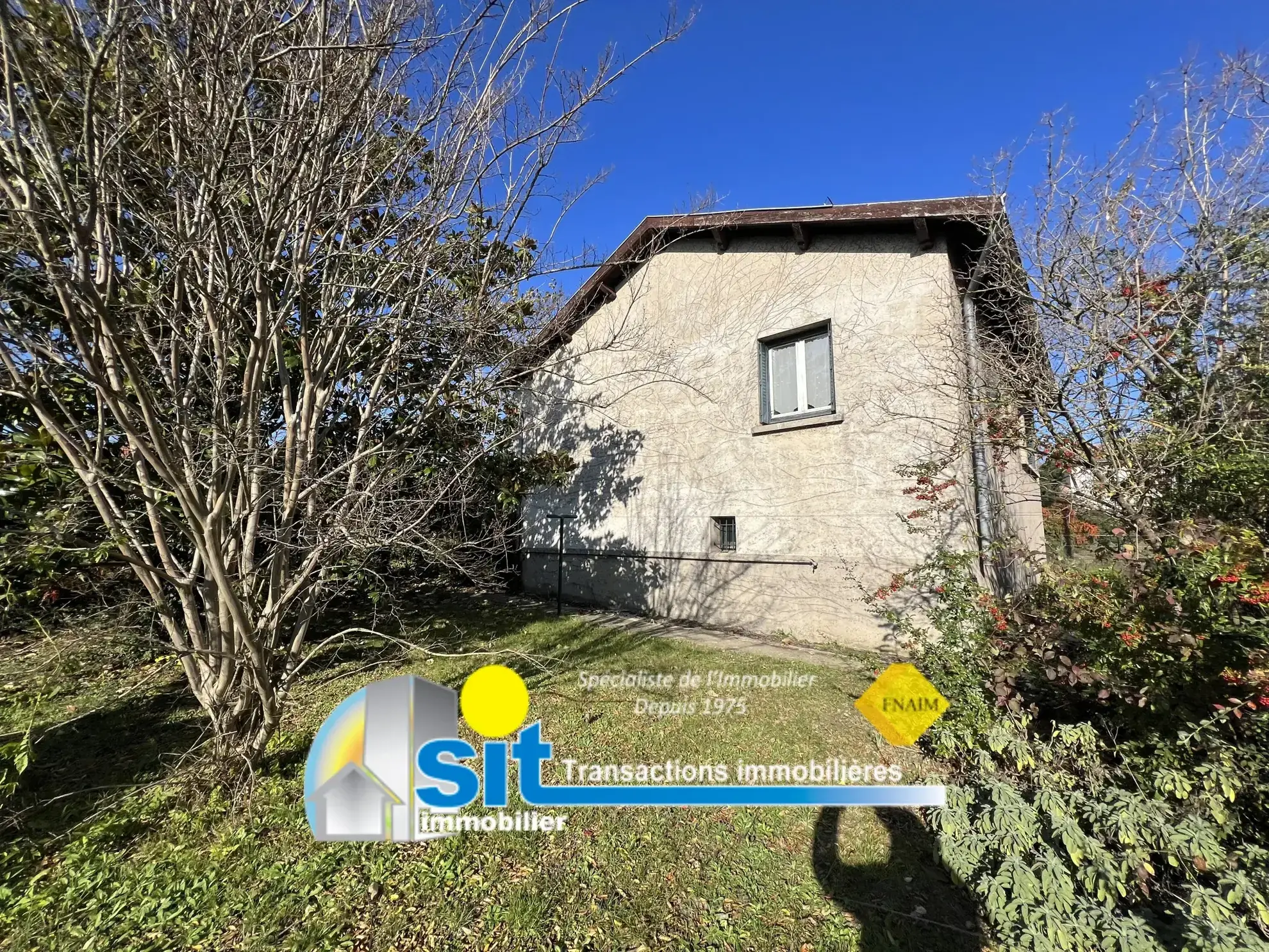 Maison à Chonas L'Amballan de 82 m² avec jardin et potentiel de rénovation 