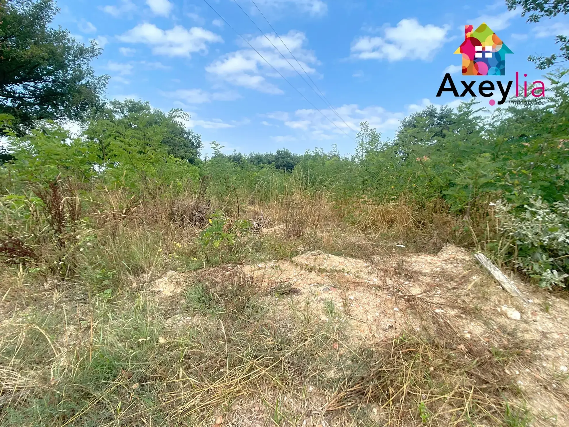 Terrain constructible et viabilisé de 1042 m² à Cublize - Secteur calme 