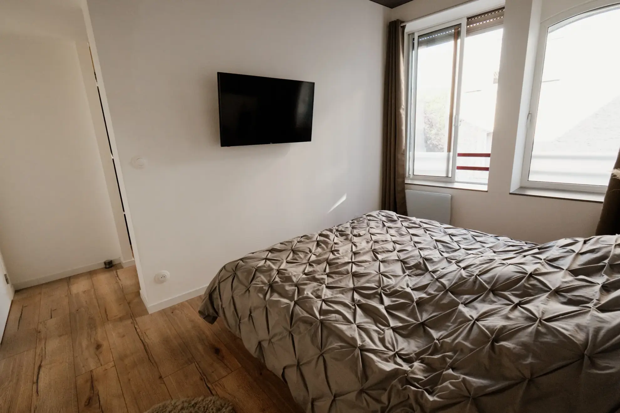 Appartement 4 pièces rénové à Pontarlier Centre-ville avec box 