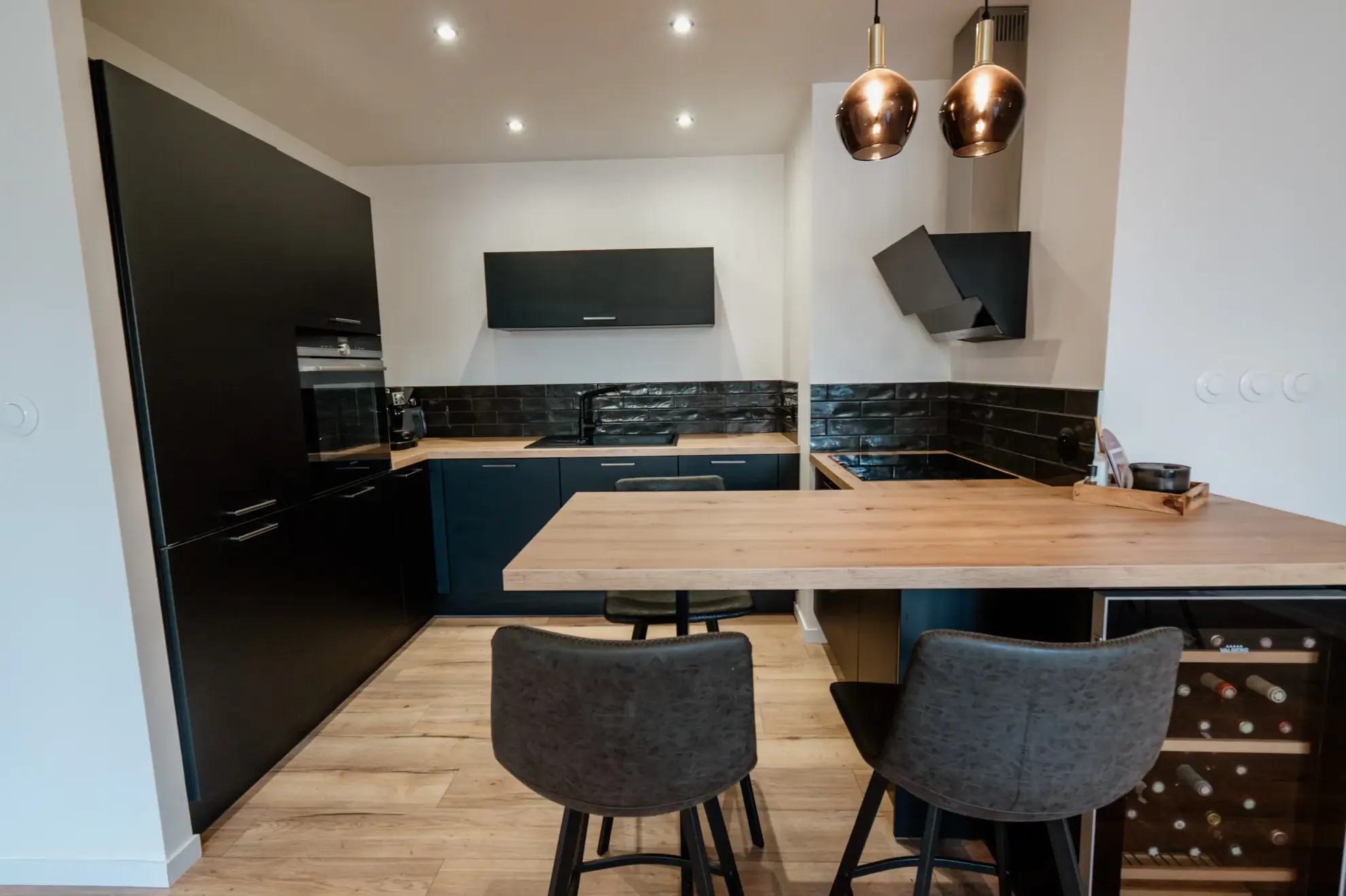 Appartement 4 pièces rénové à Pontarlier Centre-ville avec box 