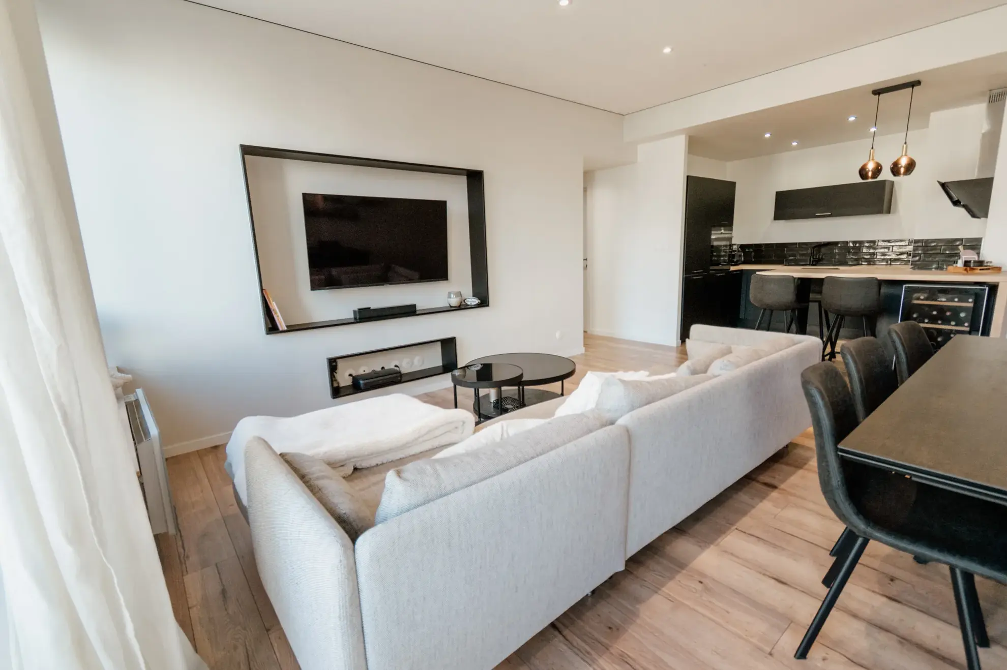 Appartement 4 pièces rénové à Pontarlier Centre-ville avec box 