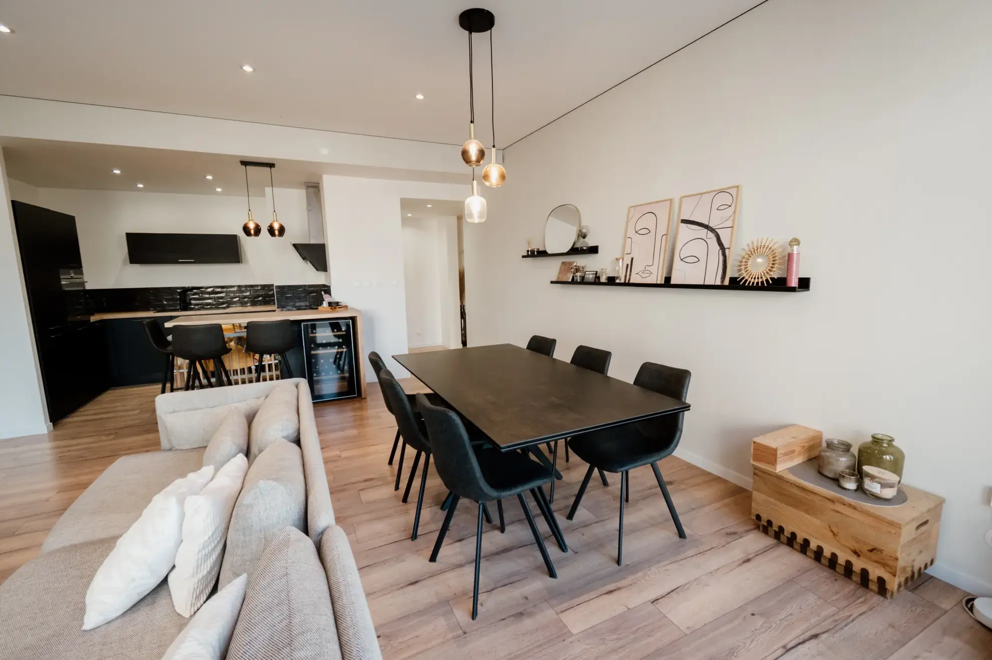 Appartement 4 pièces rénové à Pontarlier Centre-ville avec box 