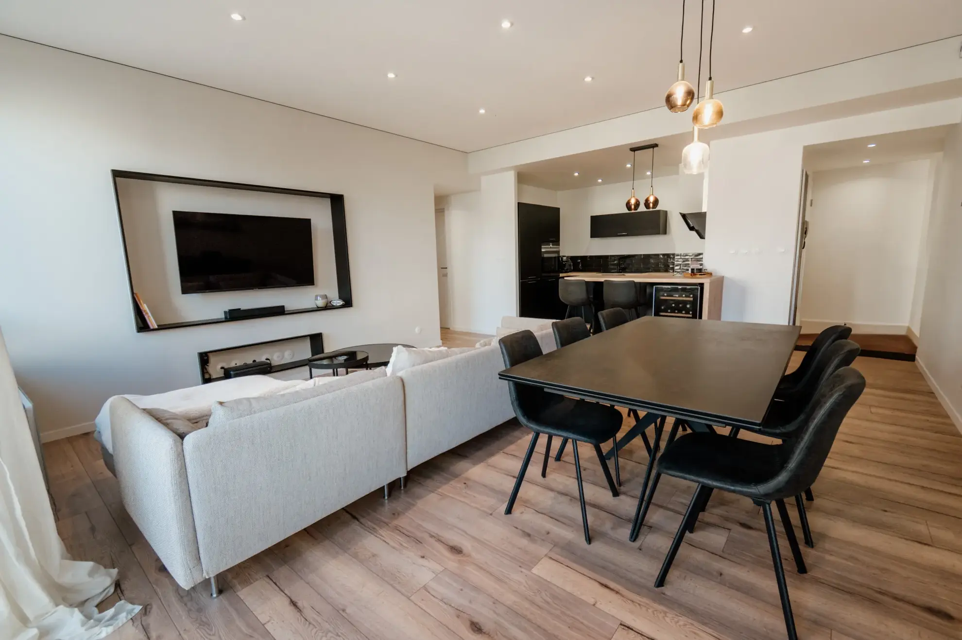 Appartement 4 pièces rénové à Pontarlier Centre-ville avec box 