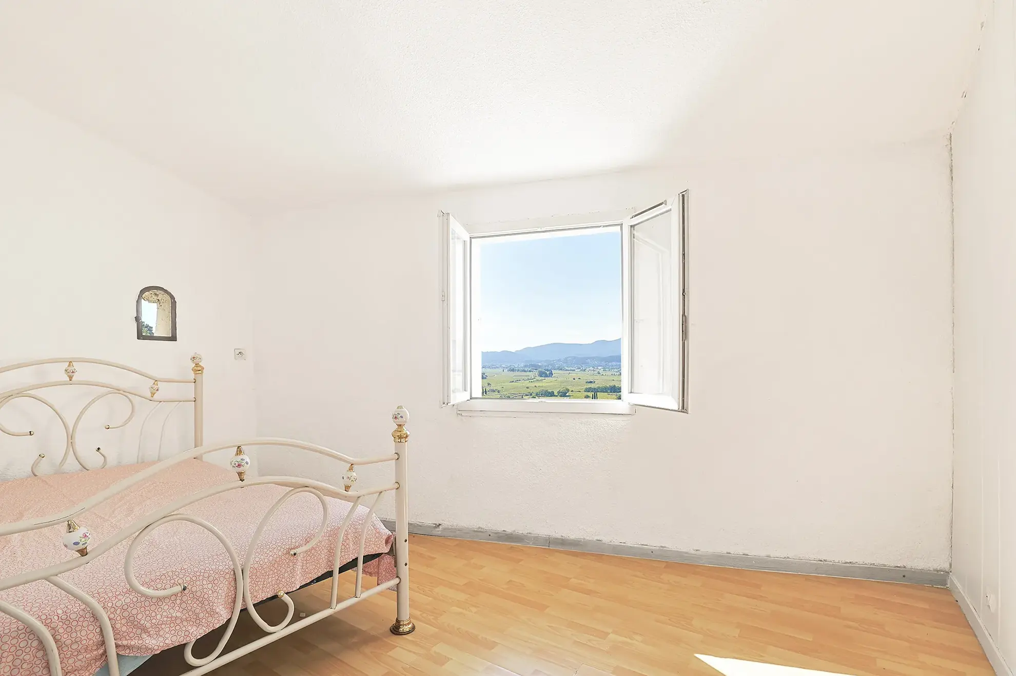 Appartement duplex T3 de 43 m² avec vue imprenable à Pierrefeu-du-Var 