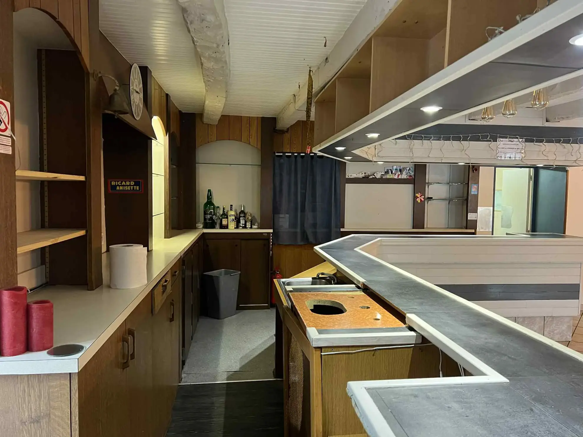 À vendre propriété en pierre avec restaurant et appartement à Loyat, proche forêt de Brocéliande 