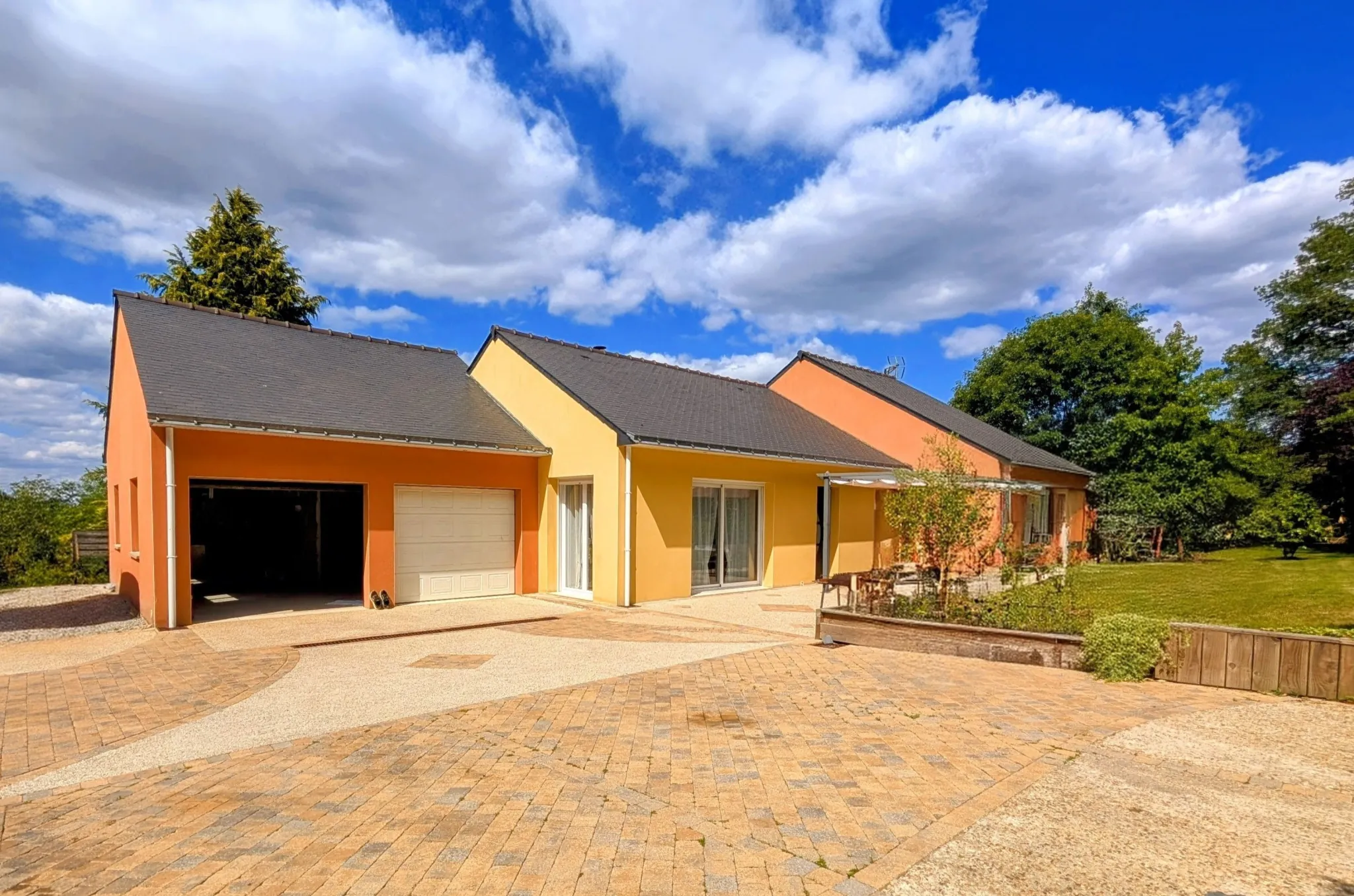 Maison de plain-pied à Guer avec 3 chambres et terrain clos