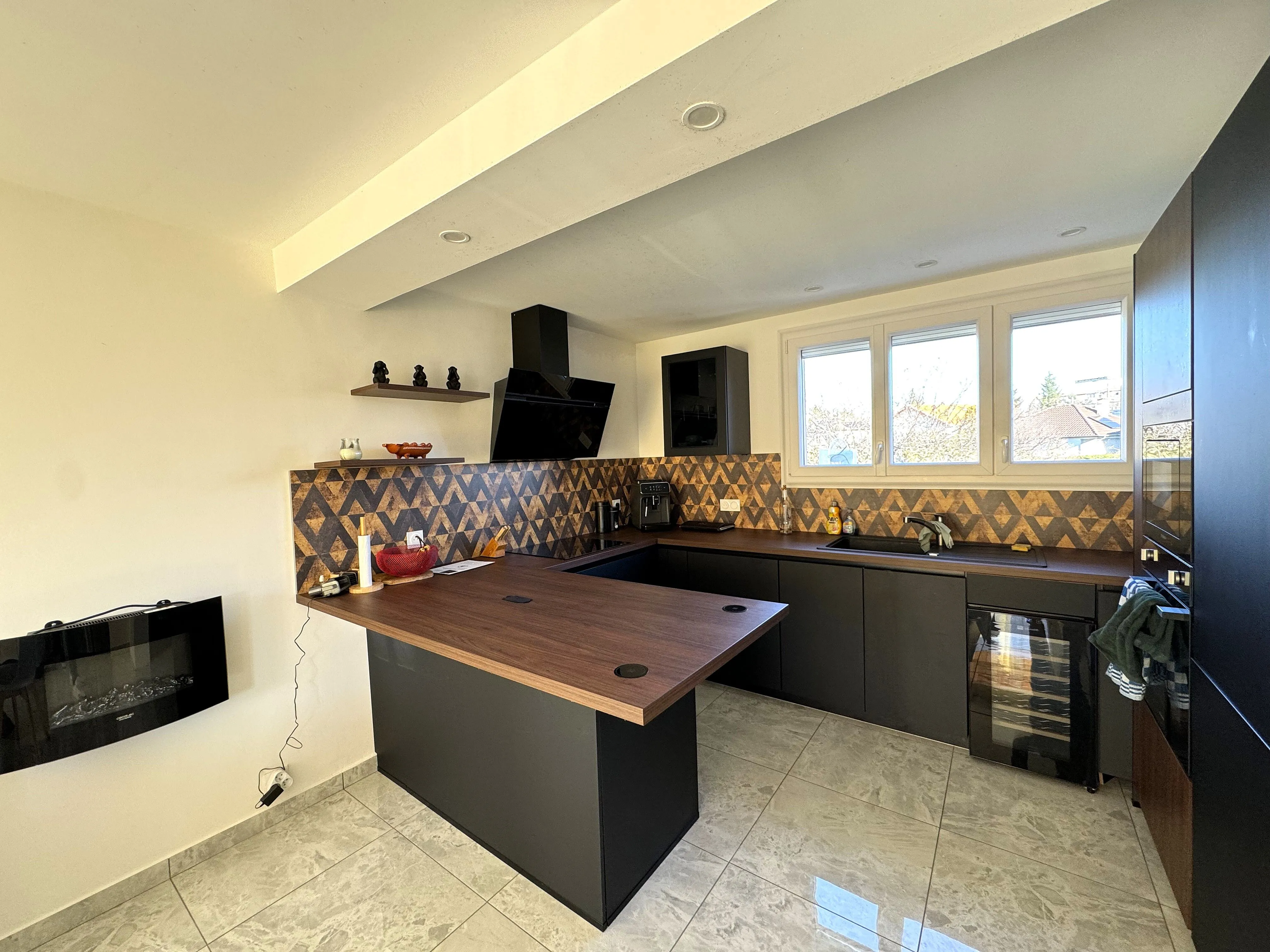 Villa rénovée à Mably de 110 m² avec terrain clos et garage 