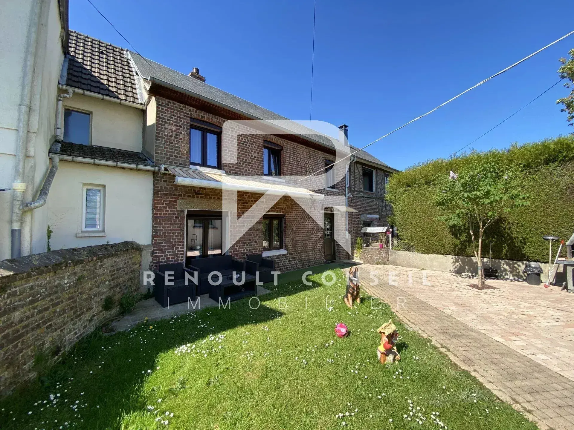 Charmante maison de 81 m² avec jardin et garage à Franqueville-Saint-Pierre