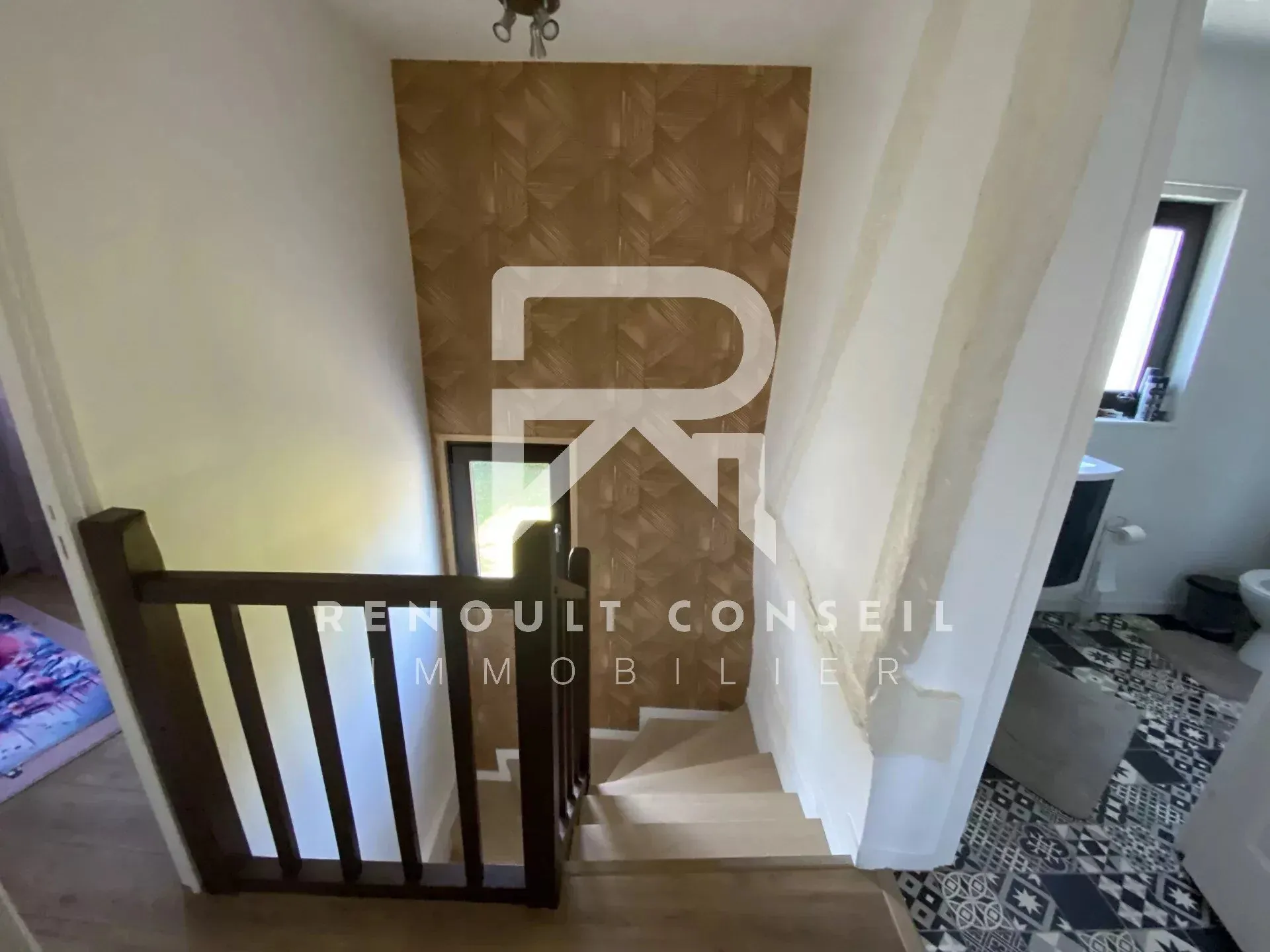 Charmante maison de 81 m² avec jardin et garage à Franqueville-Saint-Pierre 