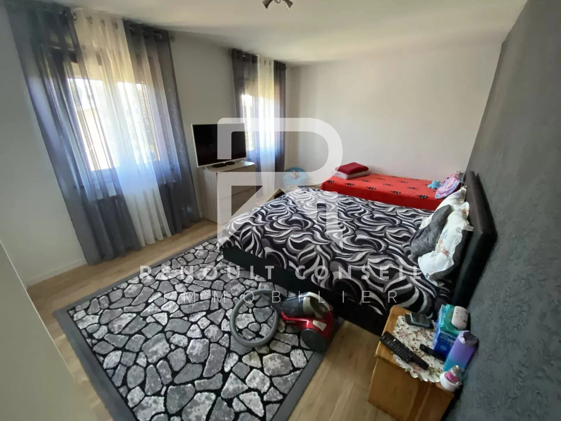 Charmante maison de 81 m² avec jardin et garage à Franqueville-Saint-Pierre 