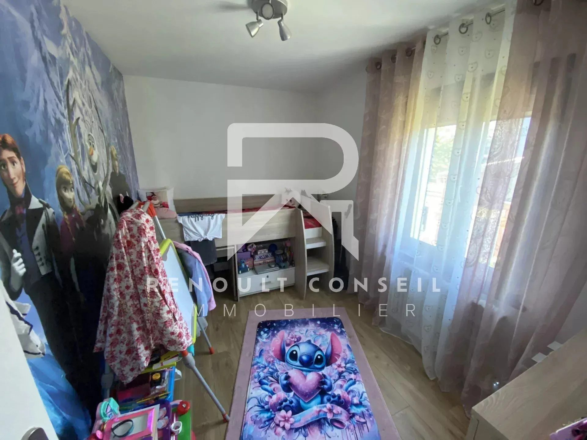 Charmante maison de 81 m² avec jardin et garage à Franqueville-Saint-Pierre 