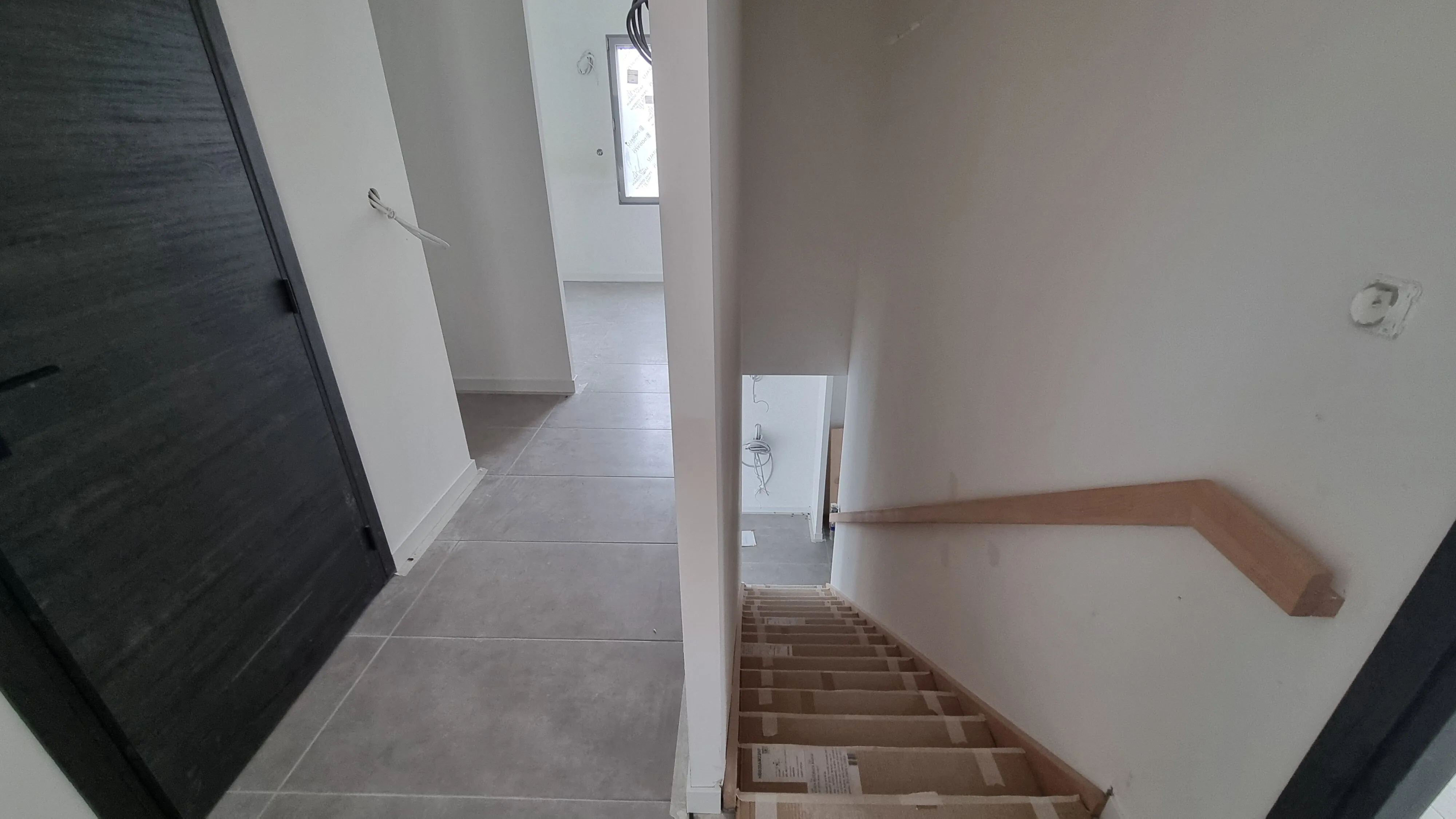 Spacieuse maison de 173 m² à Roanne, 5 chambres, garage, à vendre 