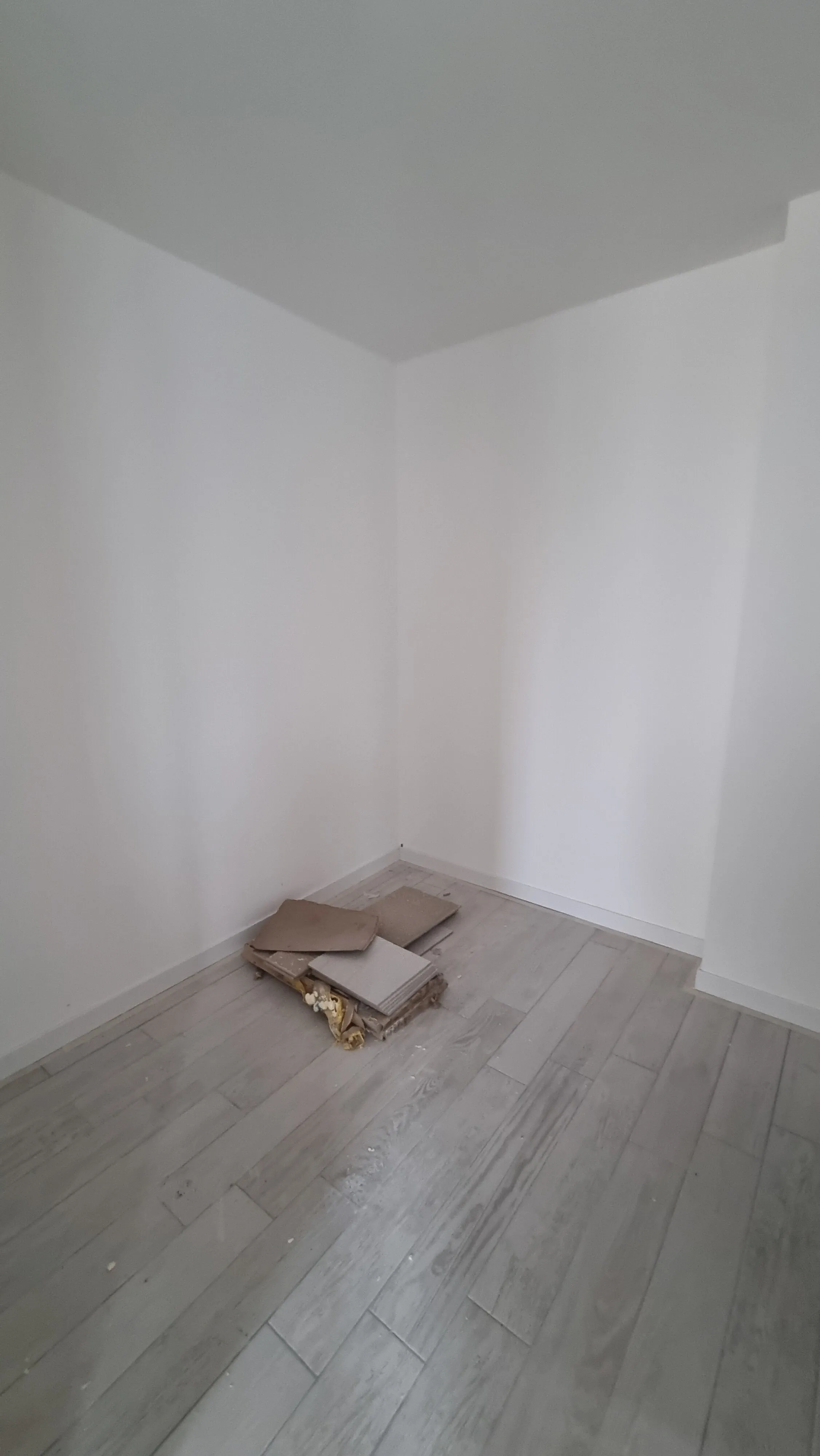 Belle maison neuve à vendre en centre-ville de Roanne avec 5 chambres et garage 