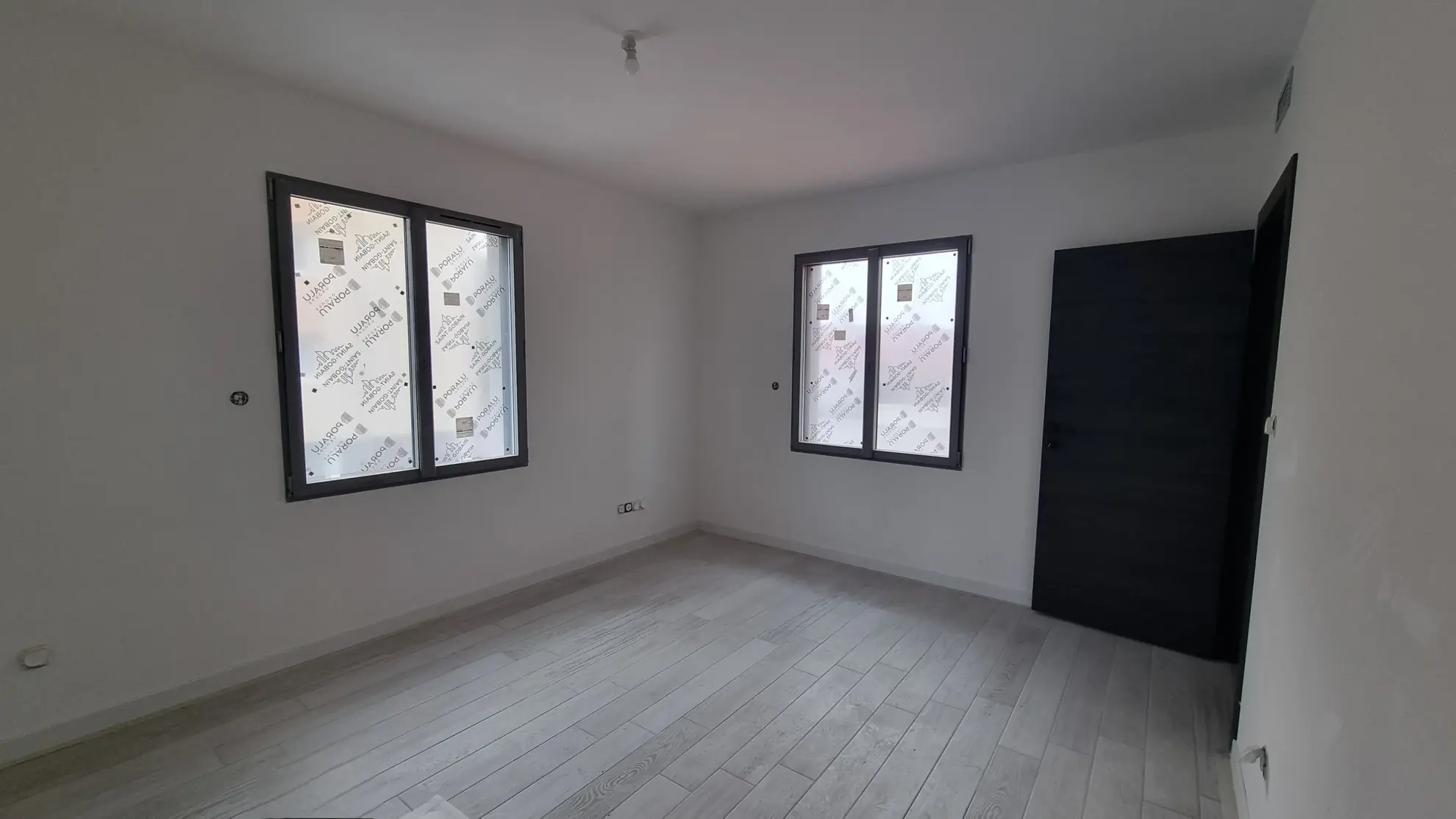 Belle maison neuve de 173 m² à Roanne avec 5 chambres et double garage 