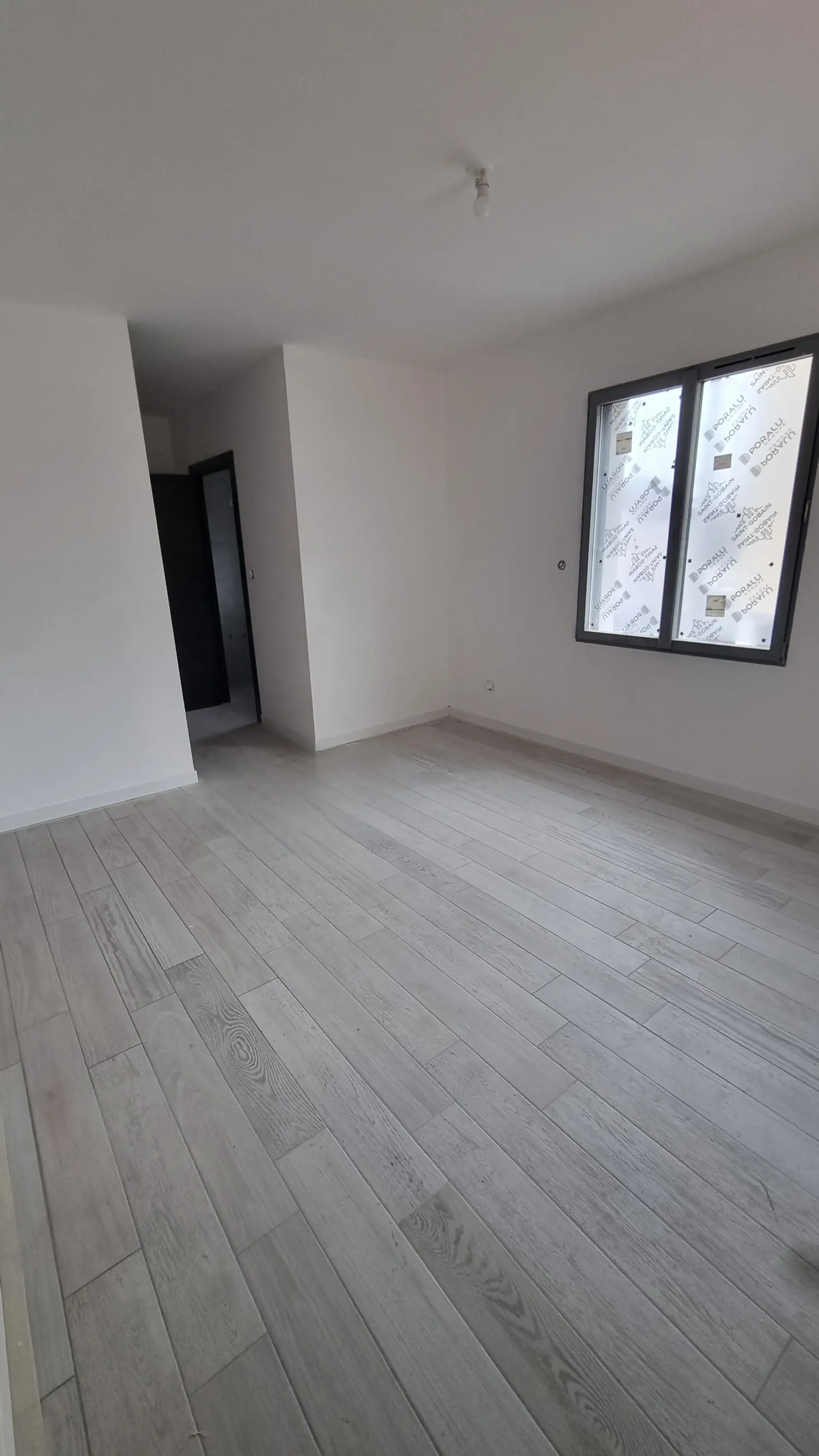 Belle maison neuve de 173 m² à Roanne avec 5 chambres et double garage 