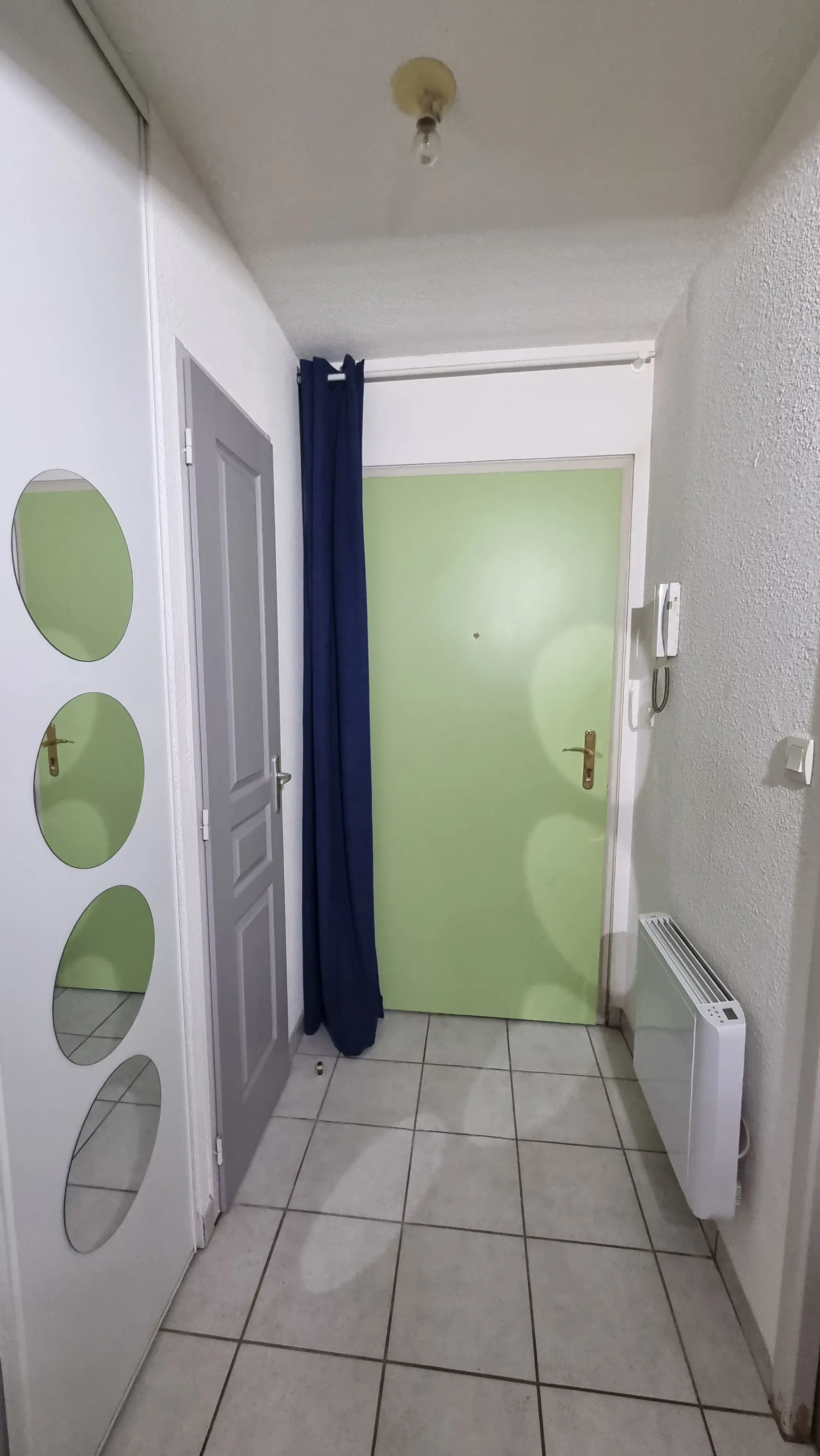 Appartement 2 pièces à Villerest avec terrasse et parking – Vente directe 