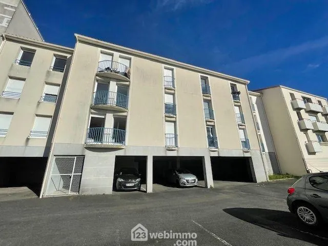 Studio de 22 m² avec parking sécurisé à Poitiers Saint Eloi 