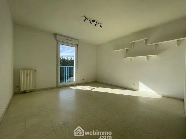 Studio de 22 m² avec parking sécurisé à Poitiers Saint Eloi 