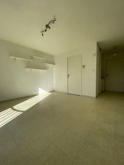 Studio de 22 m² avec parking sécurisé à Poitiers Saint Eloi 