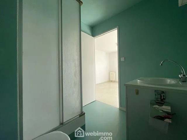 Studio de 22 m² avec parking sécurisé à Poitiers Saint Eloi 