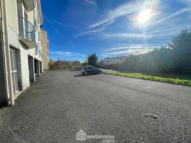 Studio de 22 m² avec parking sécurisé à Poitiers Saint Eloi 