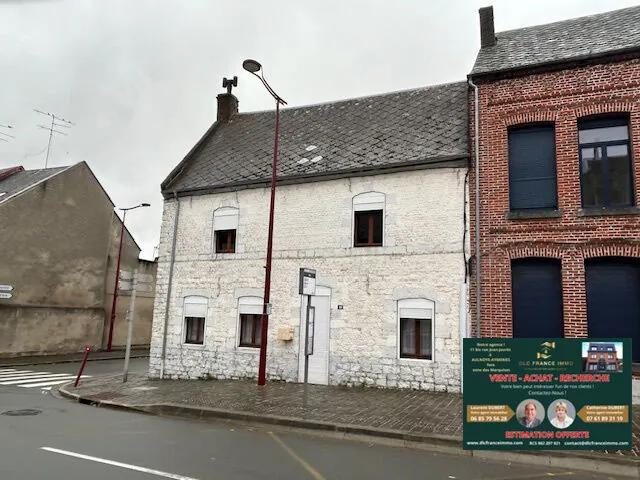Maison semi-individuelle à vendre à Berlaimont avec grand garage et potentiel élevé 