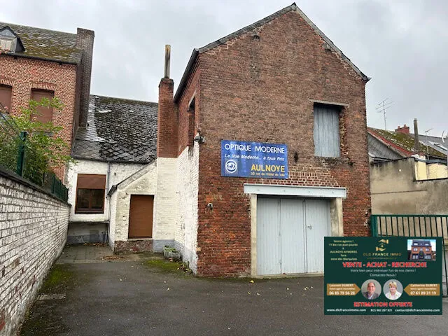 Maison semi-individuelle à vendre à Berlaimont avec grand garage et potentiel élevé 