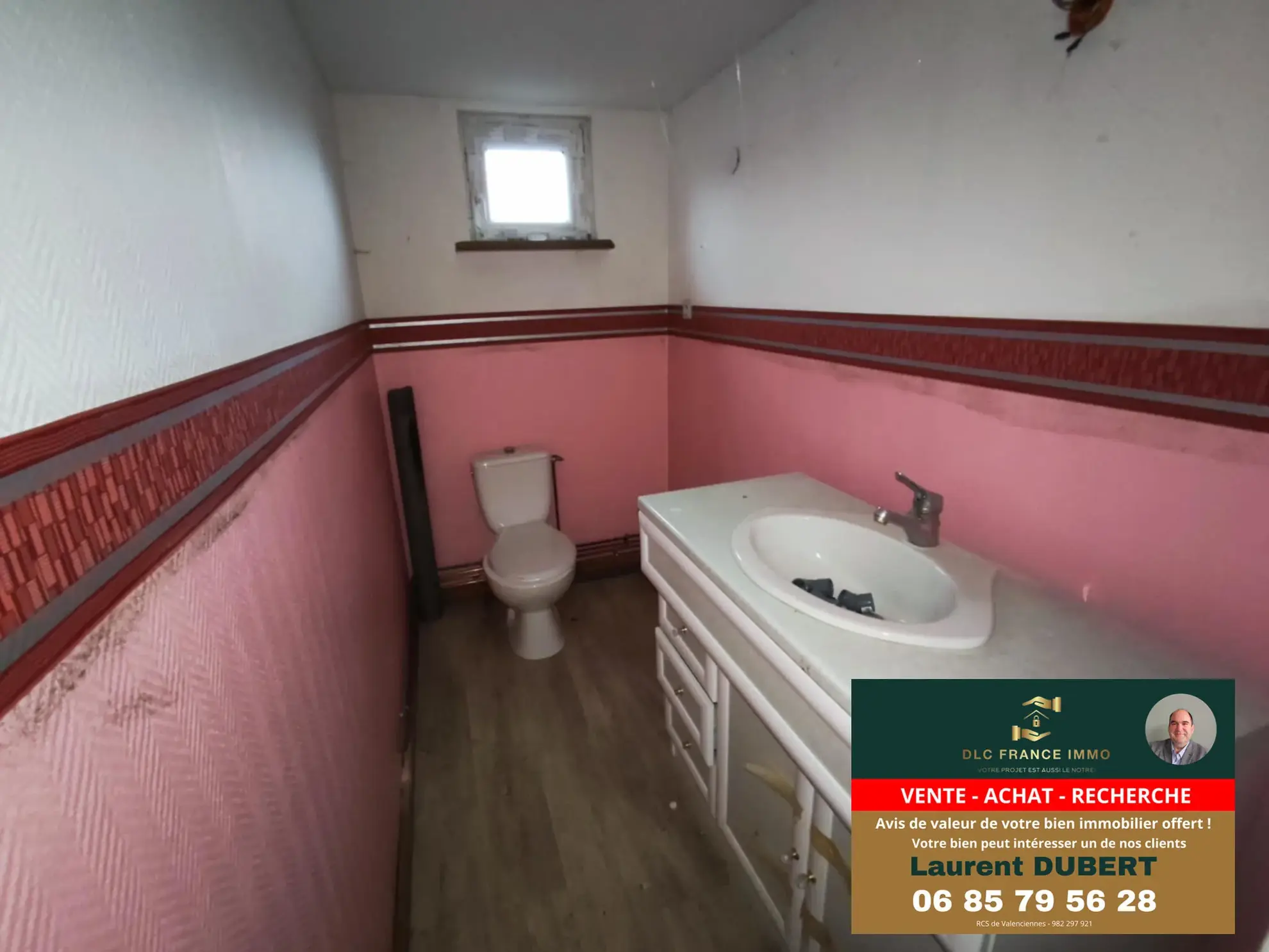 Maison semi-individuelle à vendre à Leval 152 m² avec fort potentiel 