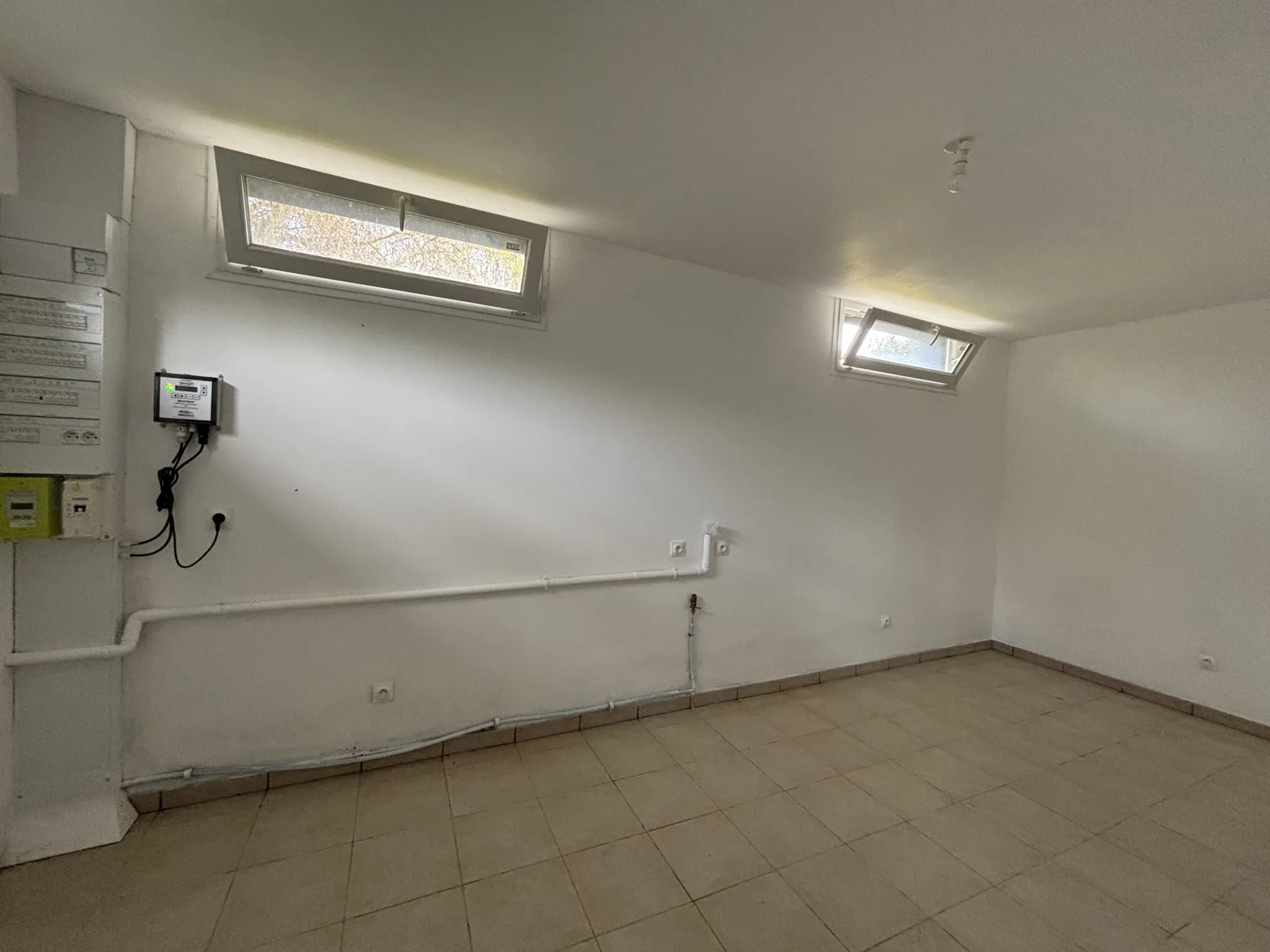 Charmant chalet à Saint-Ouen-sur-Morin avec 2 chambres et terrain de 700 m² 