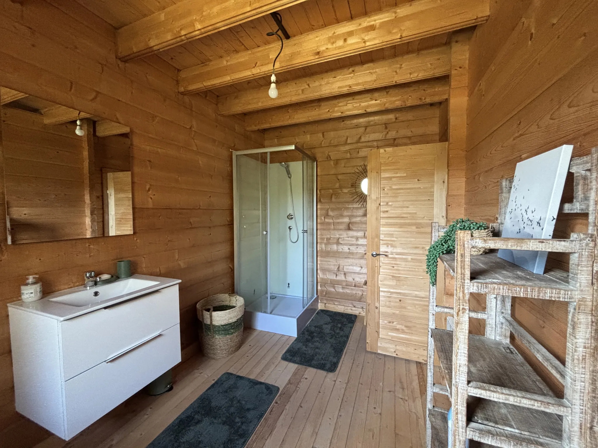 Charmant chalet à Saint-Ouen-sur-Morin avec 2 chambres et terrain de 700 m² 