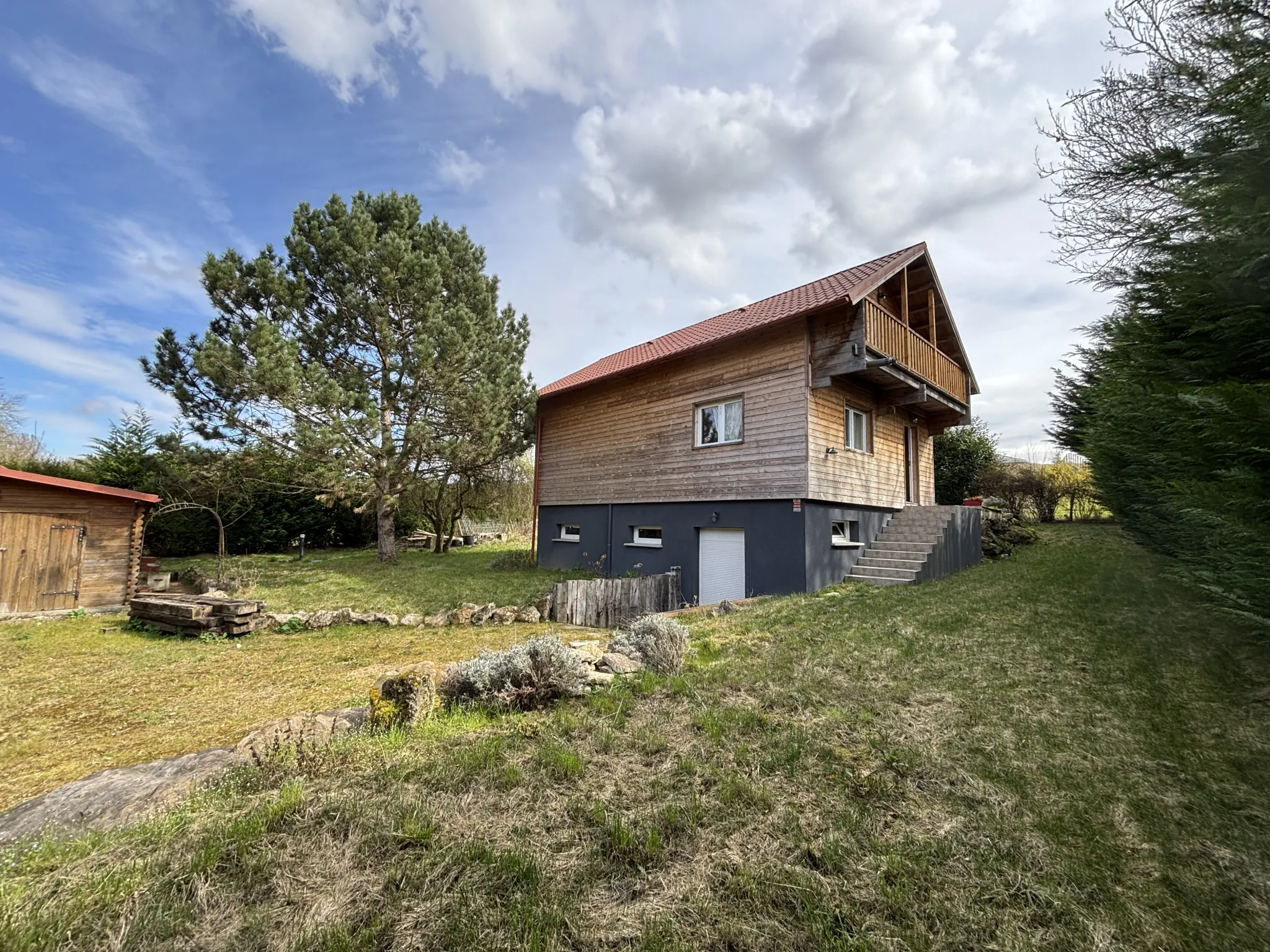 Charmant chalet à Saint-Ouen-sur-Morin avec 2 chambres et terrain de 700 m²