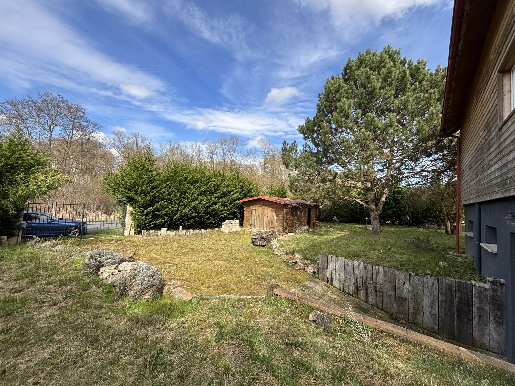 Charmant chalet à Saint-Ouen-sur-Morin avec 2 chambres et terrain de 700 m² 