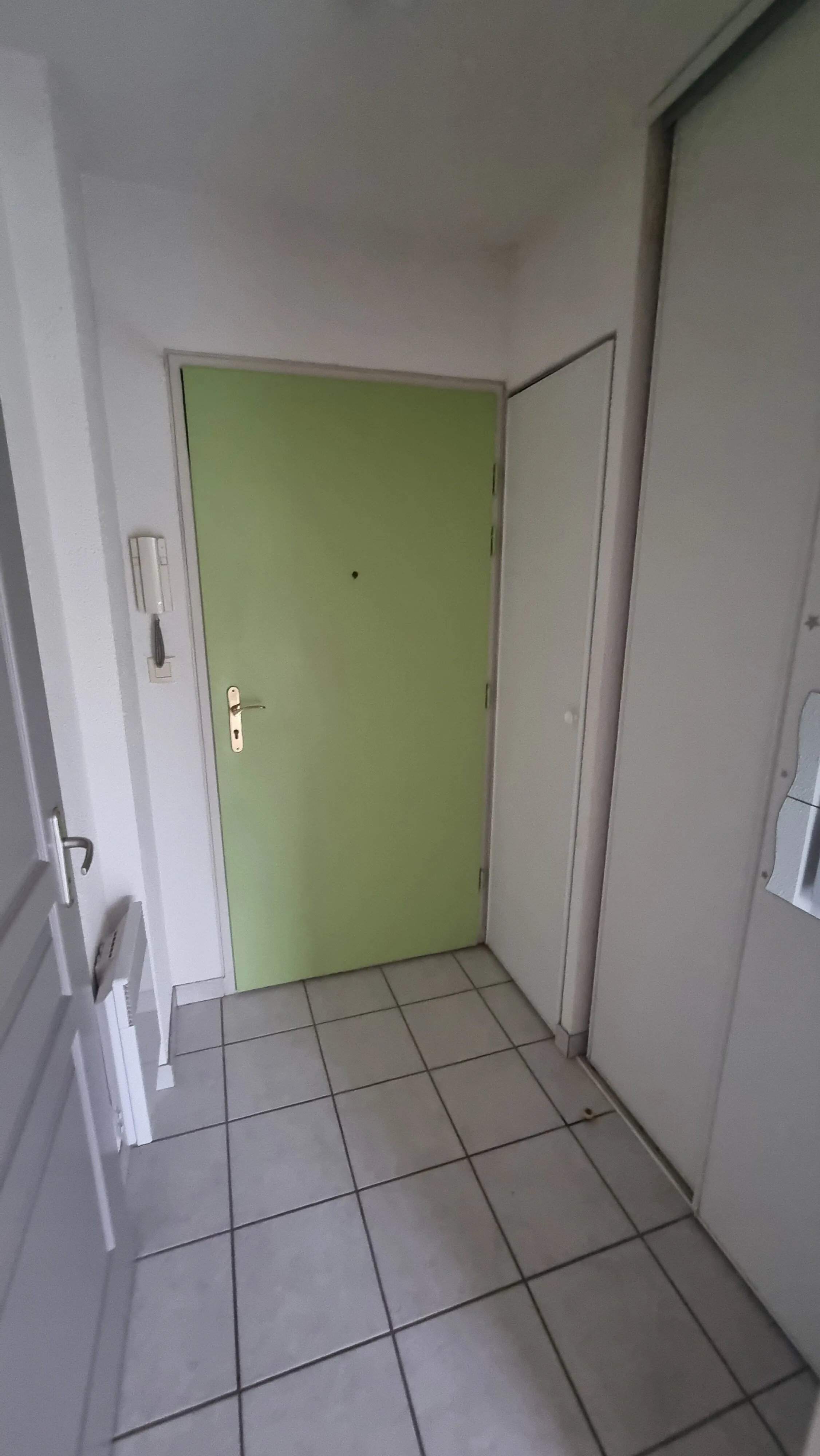 Appartement 2 pièces avec parking privé à Villerest - 40 m² 