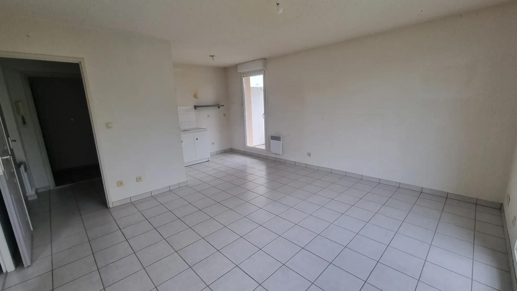 Appartement T2 à Villerest de 40 m² avec parking et terrasse 