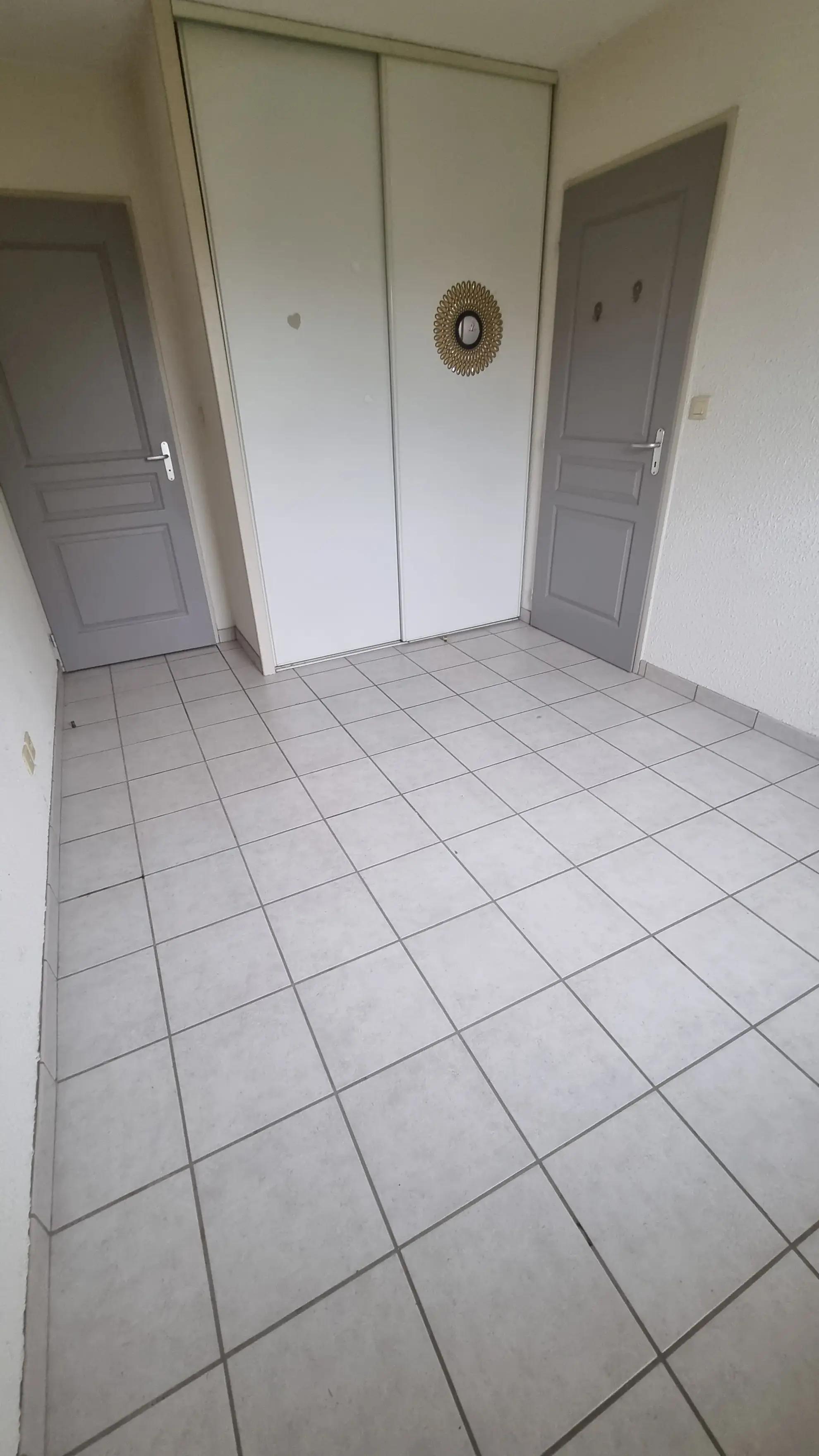 Appartement T2 à Villerest de 40 m² avec parking et terrasse 