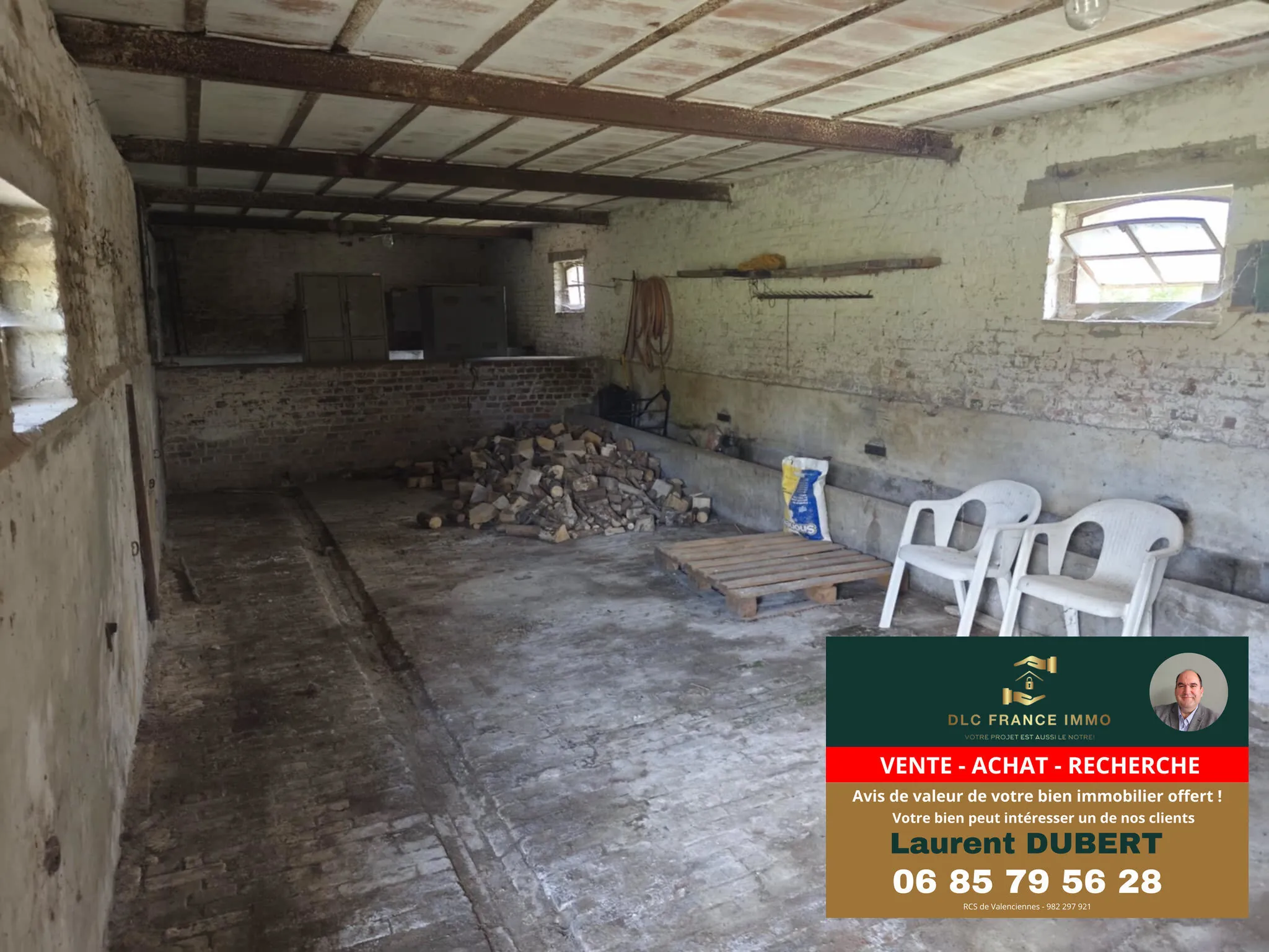 Grande ferme avec dépendances à Noyelles-sur-Sambre, à rénover, vue sur le bocage 