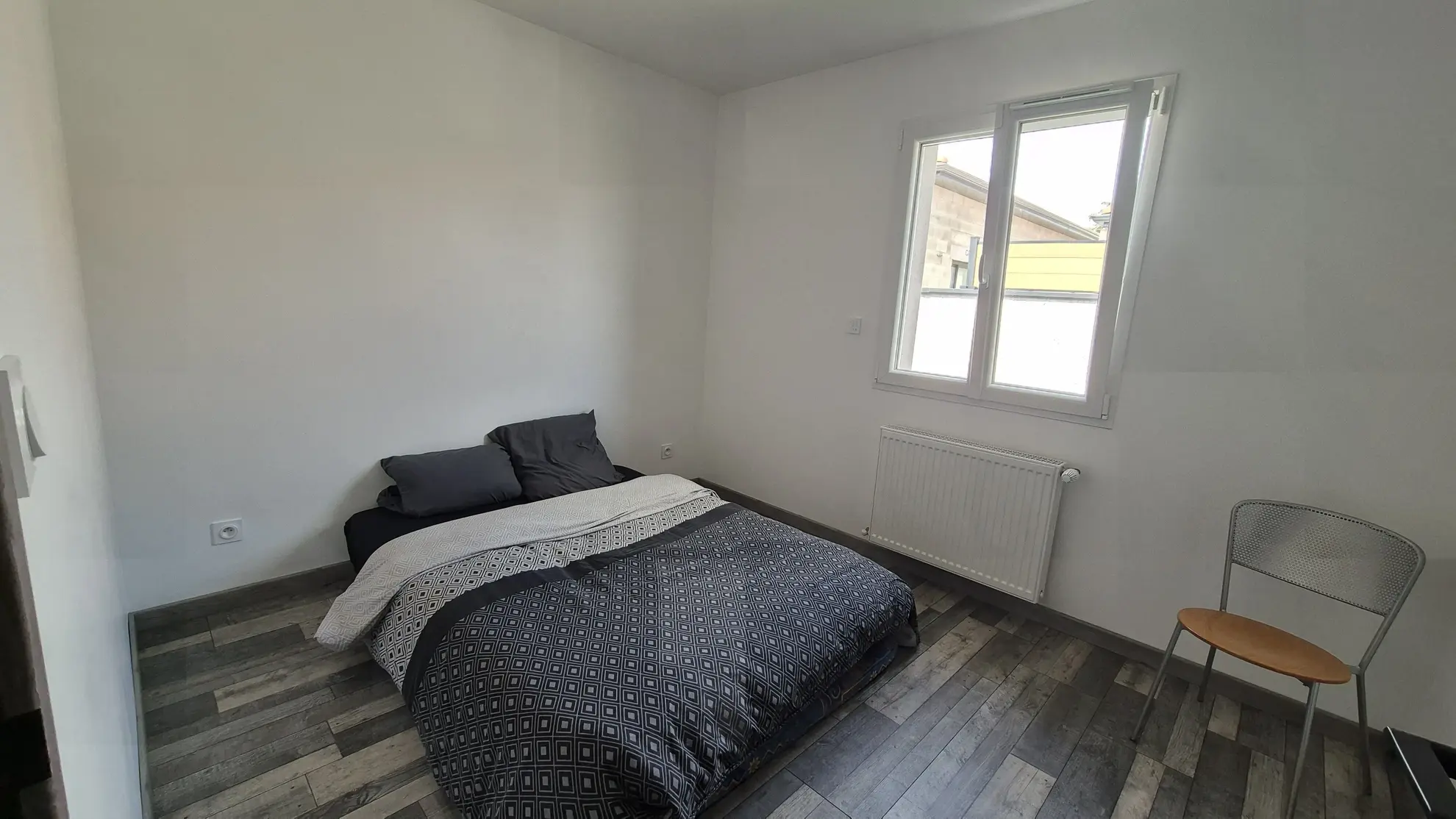 Maison neuve à Roanne en bord de Loire avec 3 chambres, terrasse et garage 