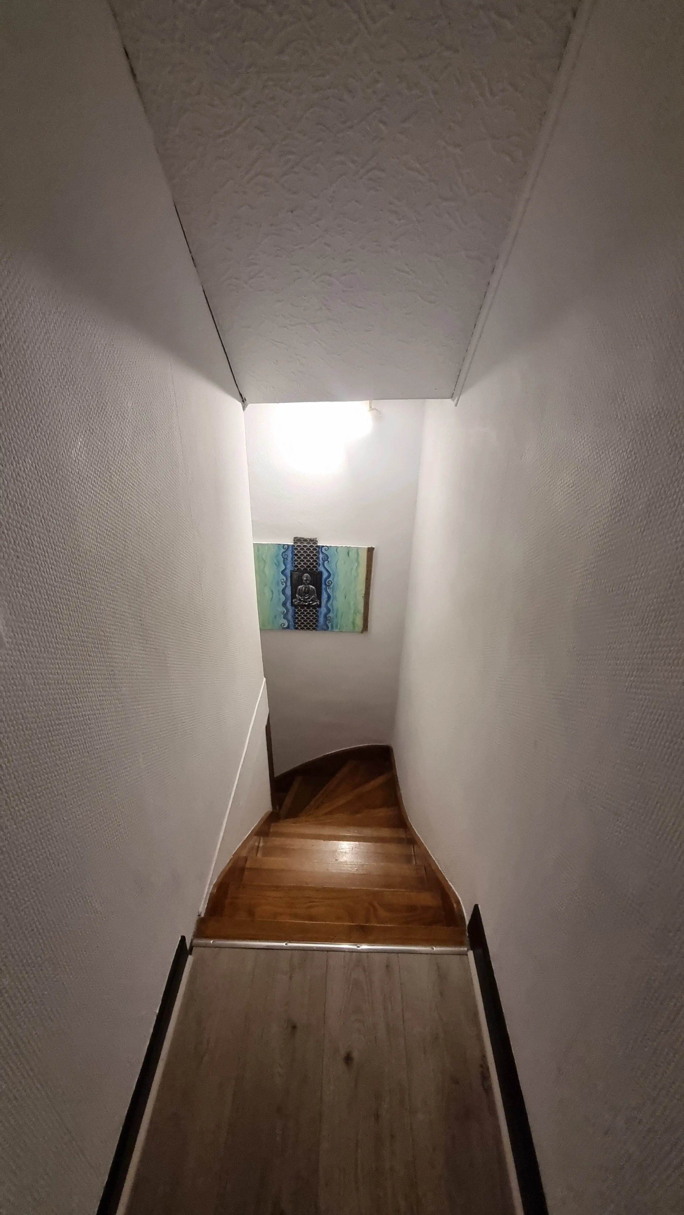 Maison à vendre à Roanne rue Hoche avec 2 chambres, terrasse et cave 